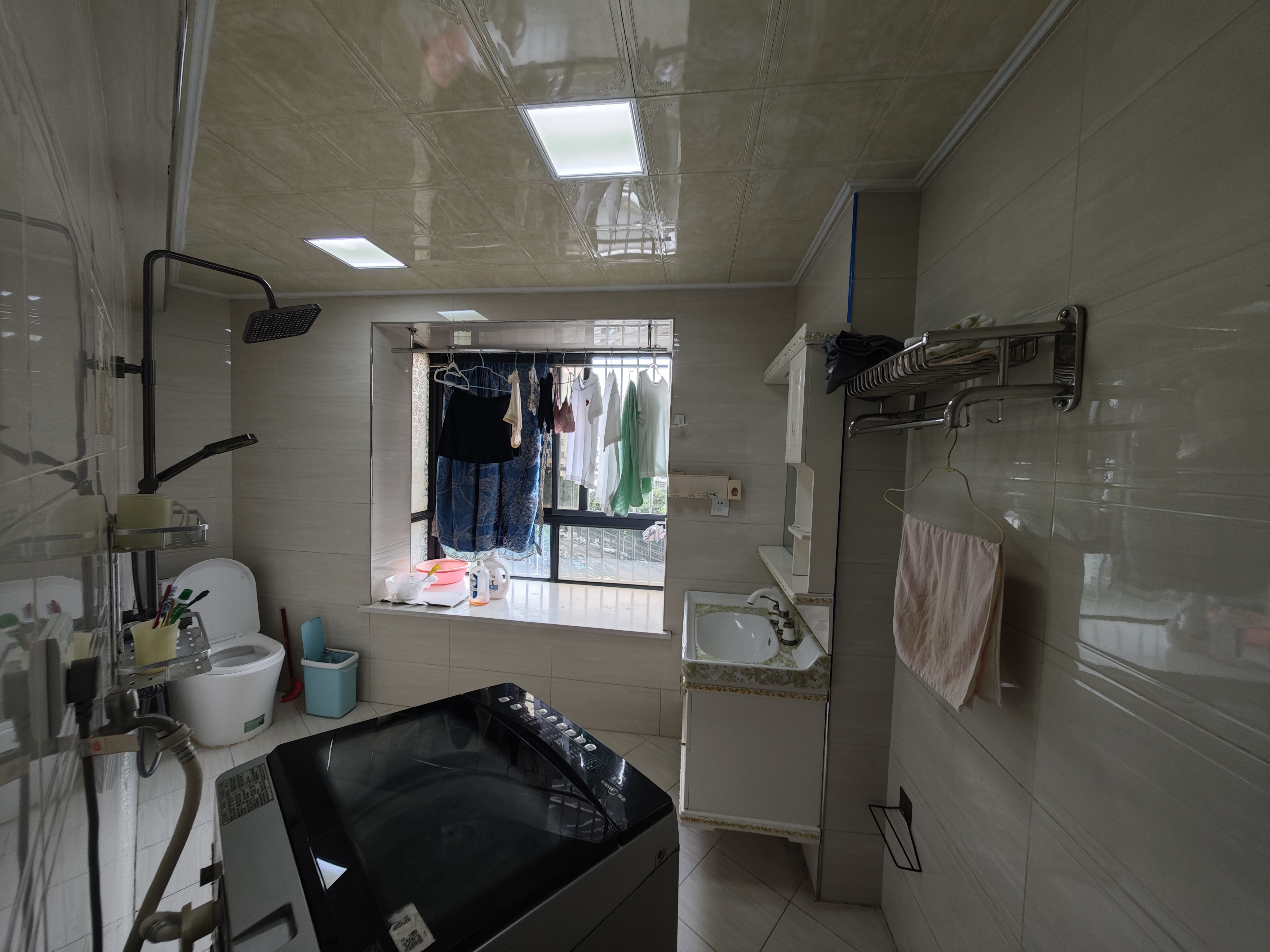 星华佳园 4室2厅2卫 206.0万 星华佳园 4室2厅2卫 206.0万客厅