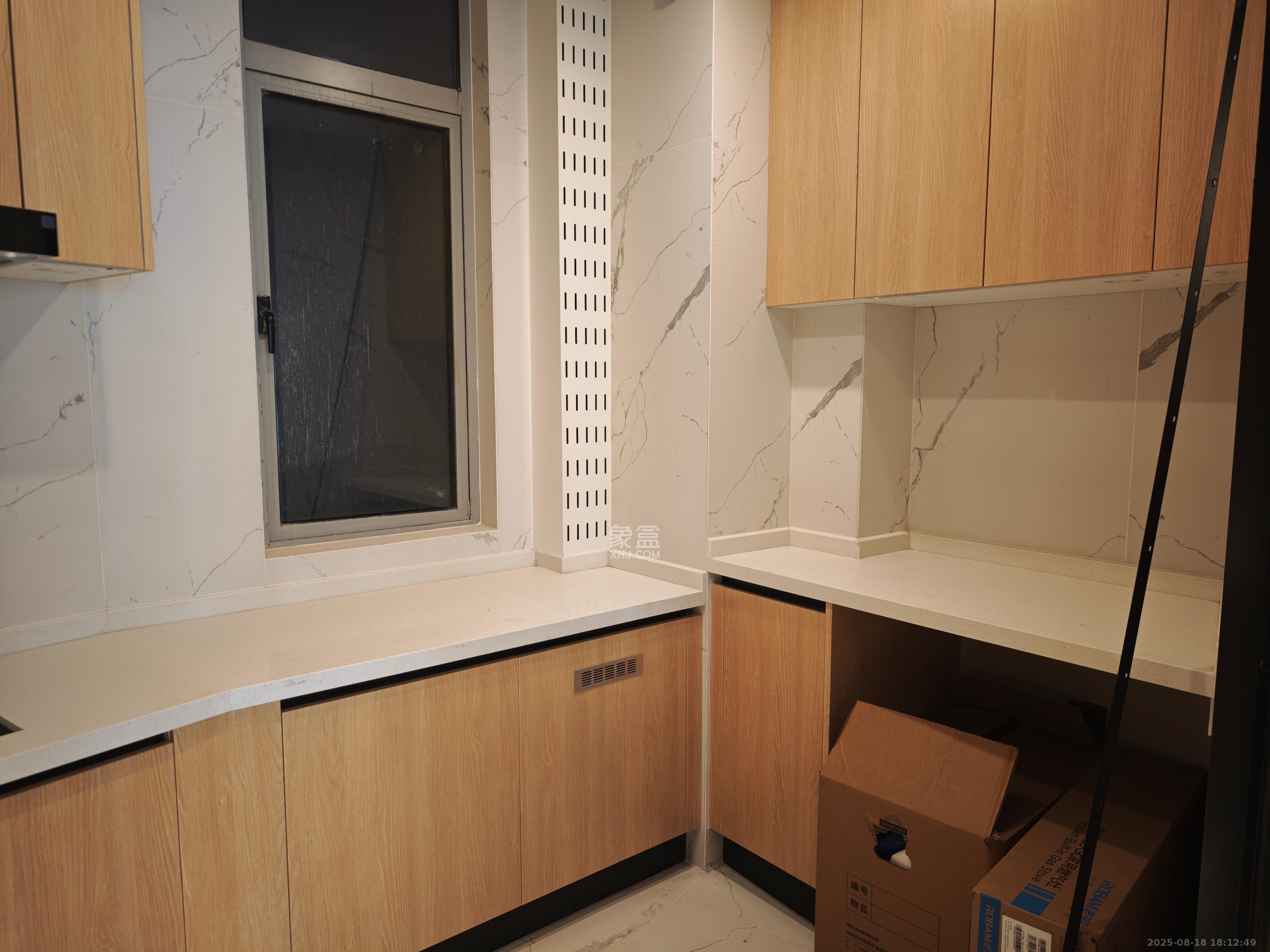 正荣梅溪紫阙台  4室2厅3卫    8500.0元/月室内图