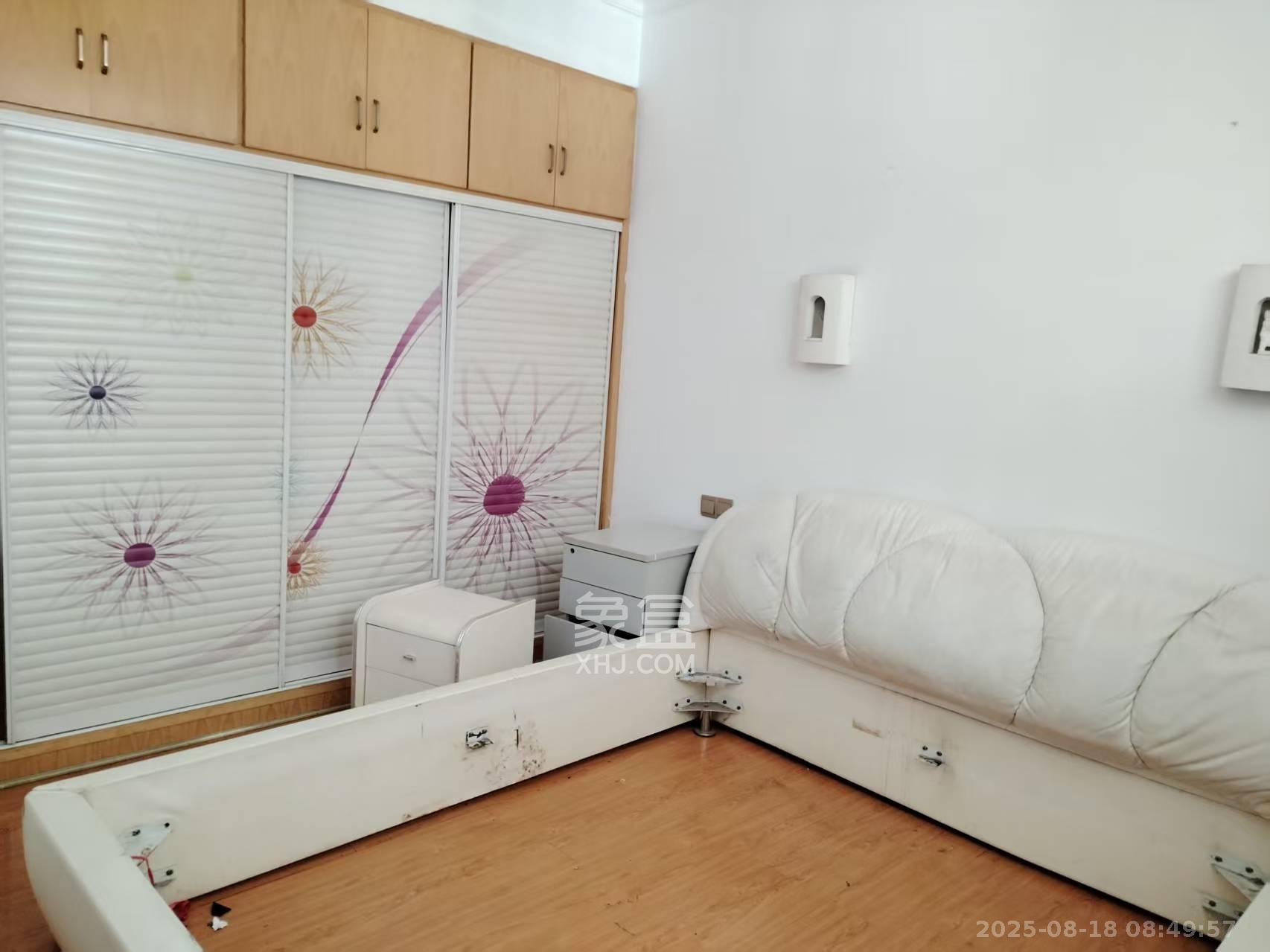 金岭小区  2室2厅1卫   1800.00元/月室内图