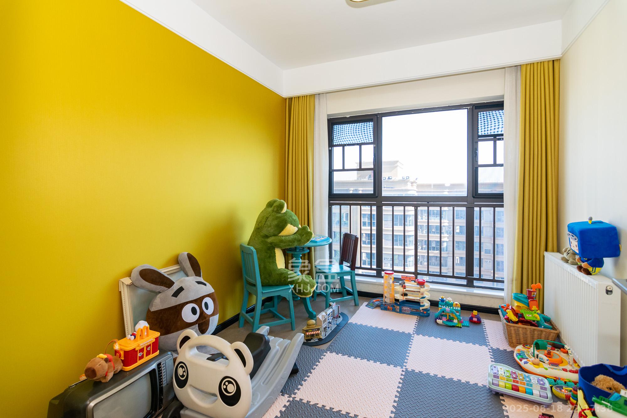 润和美郡（润和紫郡五期）  4室2厅2卫    128.0万卧室