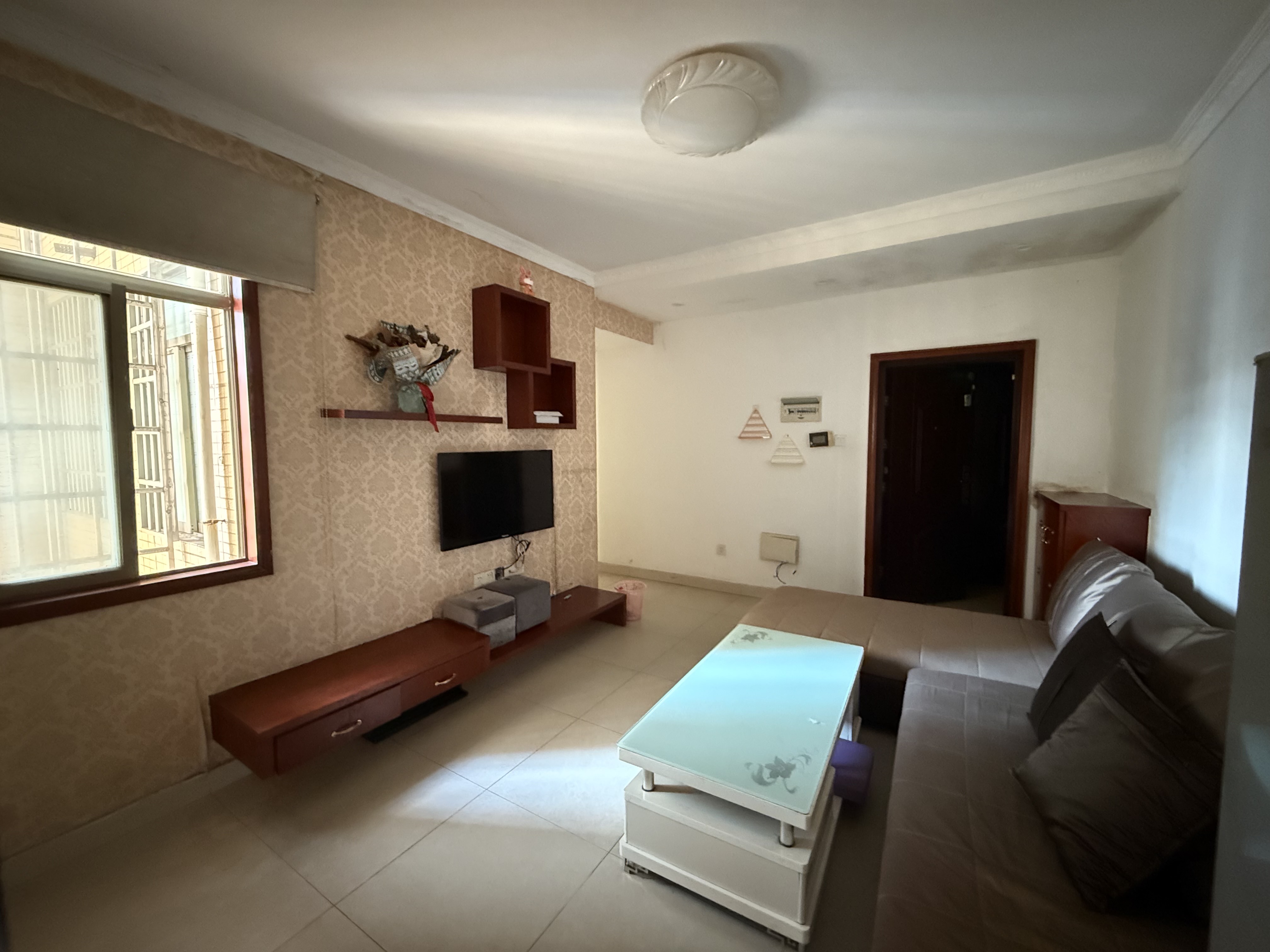 华湘贵府 1室1厅1卫 25.0万 华湘贵府 1室1厅1卫 25.0万客厅