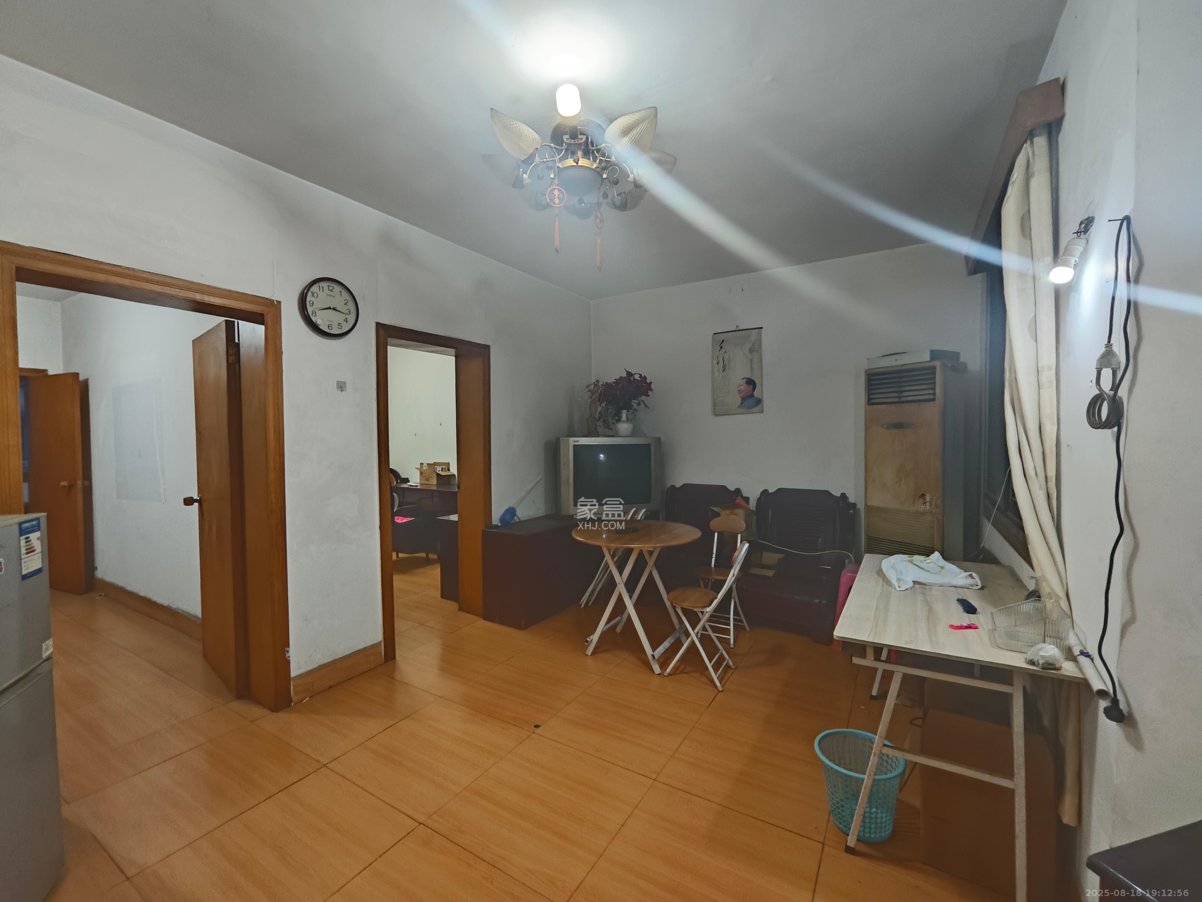 天鸿小区 2室2厅1卫 1400.0元/月 天鸿小区 2室2厅1卫 1400.0元/月室内图