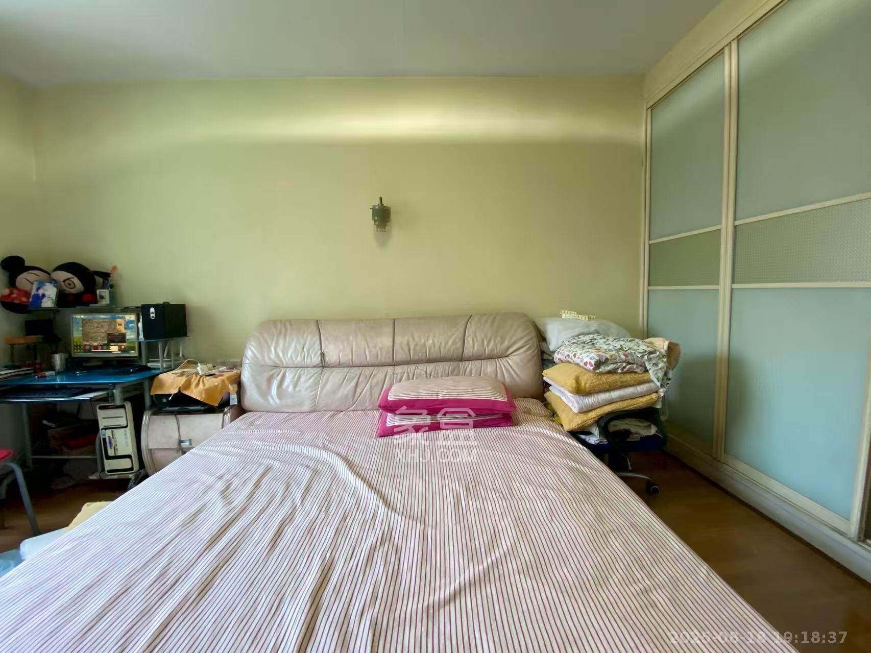 四方小区 2室2厅1卫 1650.0元/月 四方小区 2室2厅1卫 1650.0元/月室内图