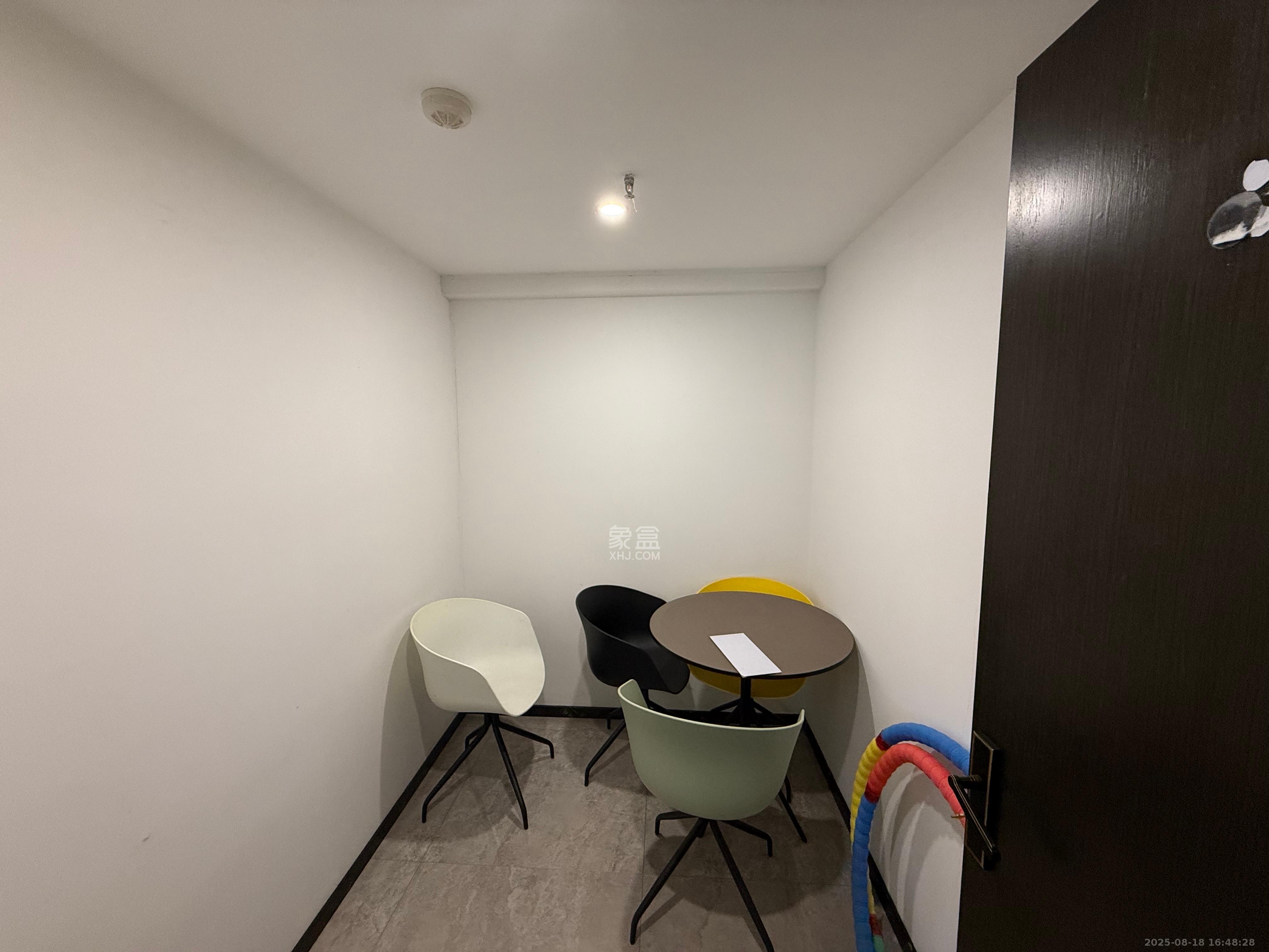 复地星光天地 1室2厅1卫 5000.0元/月 复地星光天地 1室2厅1卫 5000.0元/月室内图