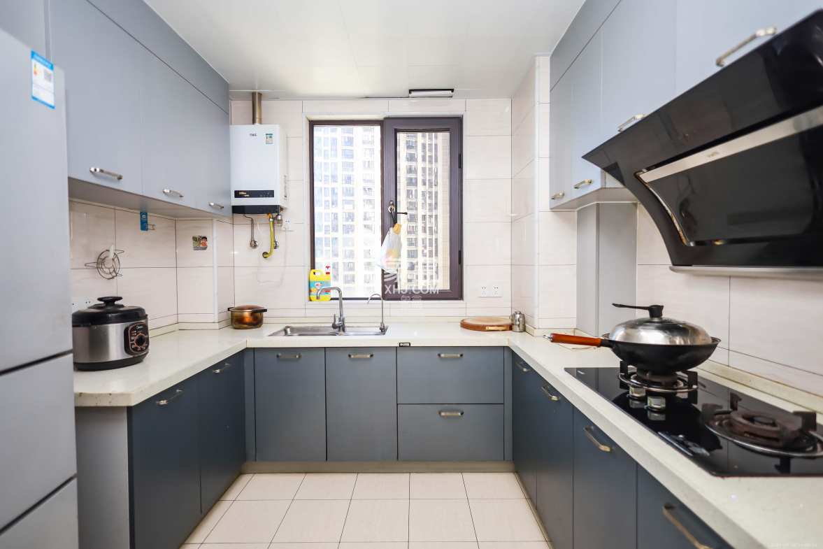 奥克斯缔壹城 4室2厅2卫 168.0万 奥克斯缔壹城 4室2厅2卫 168.0万厨房