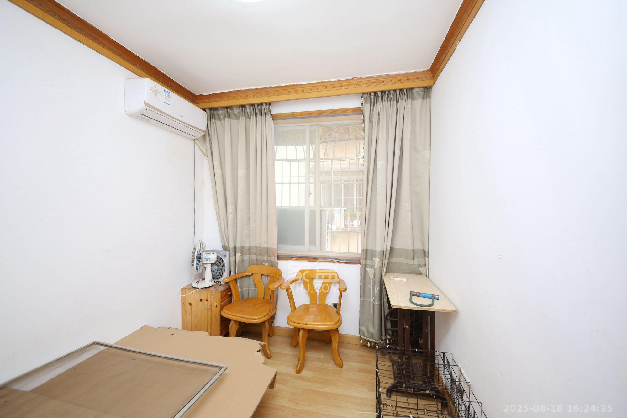 金泰小区 3室2厅1卫 1800.0元/月 金泰小区 3室2厅1卫 1800.0元/月室内图