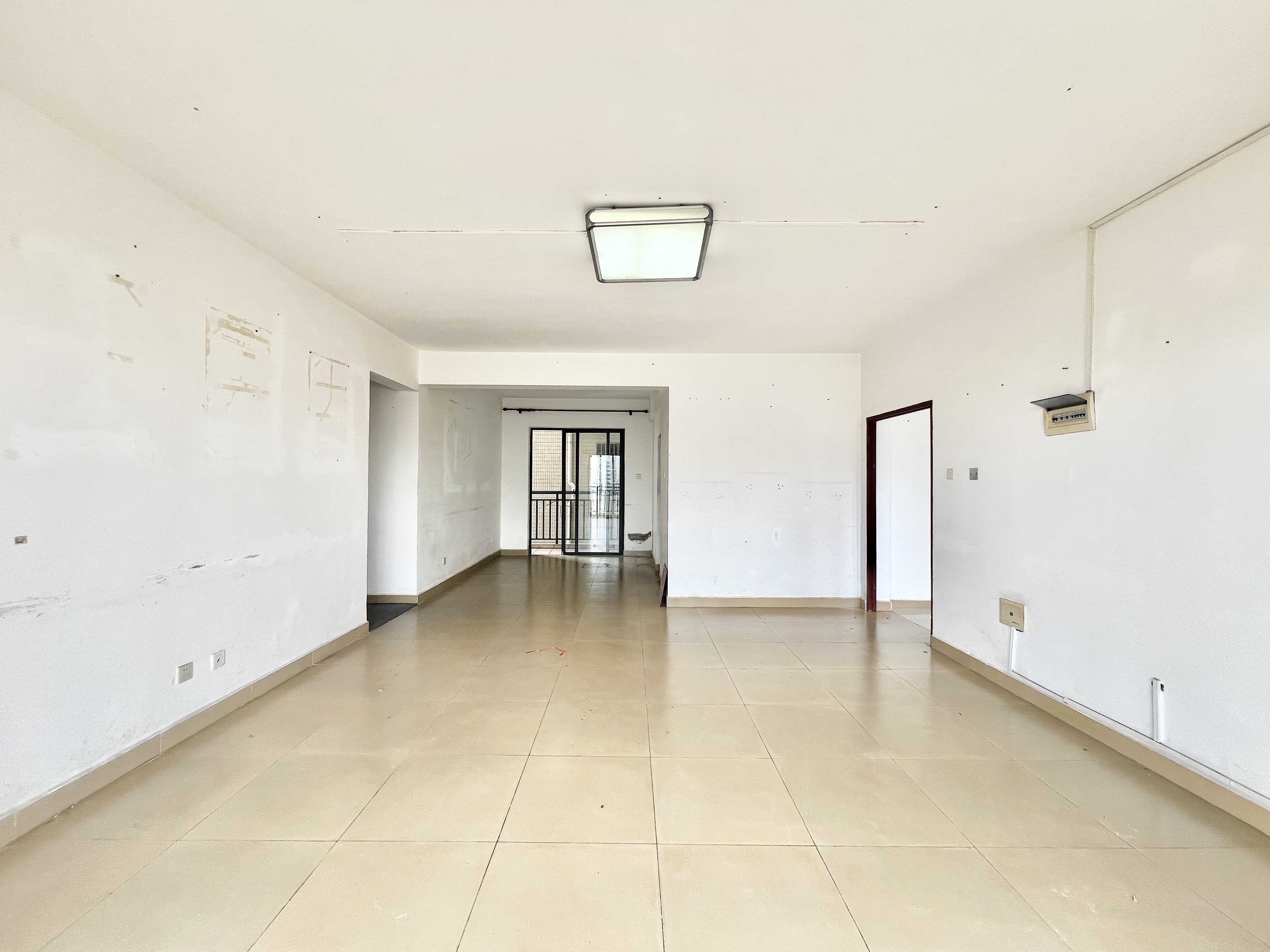 金海广场 4室2厅2卫 4000.0元/月 金海广场 4室2厅2卫 4000.0元/月室内图