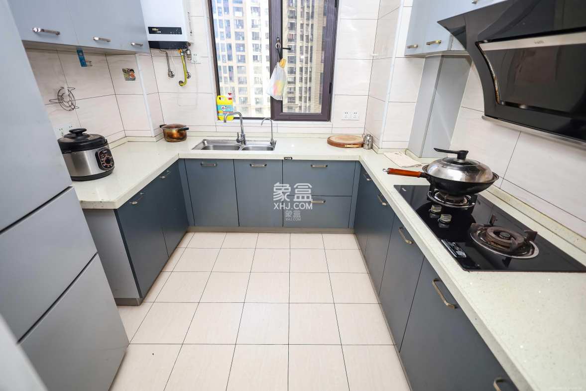 奥克斯缔壹城 4室2厅2卫 168.0万 奥克斯缔壹城 4室2厅2卫 168.0万厨房
