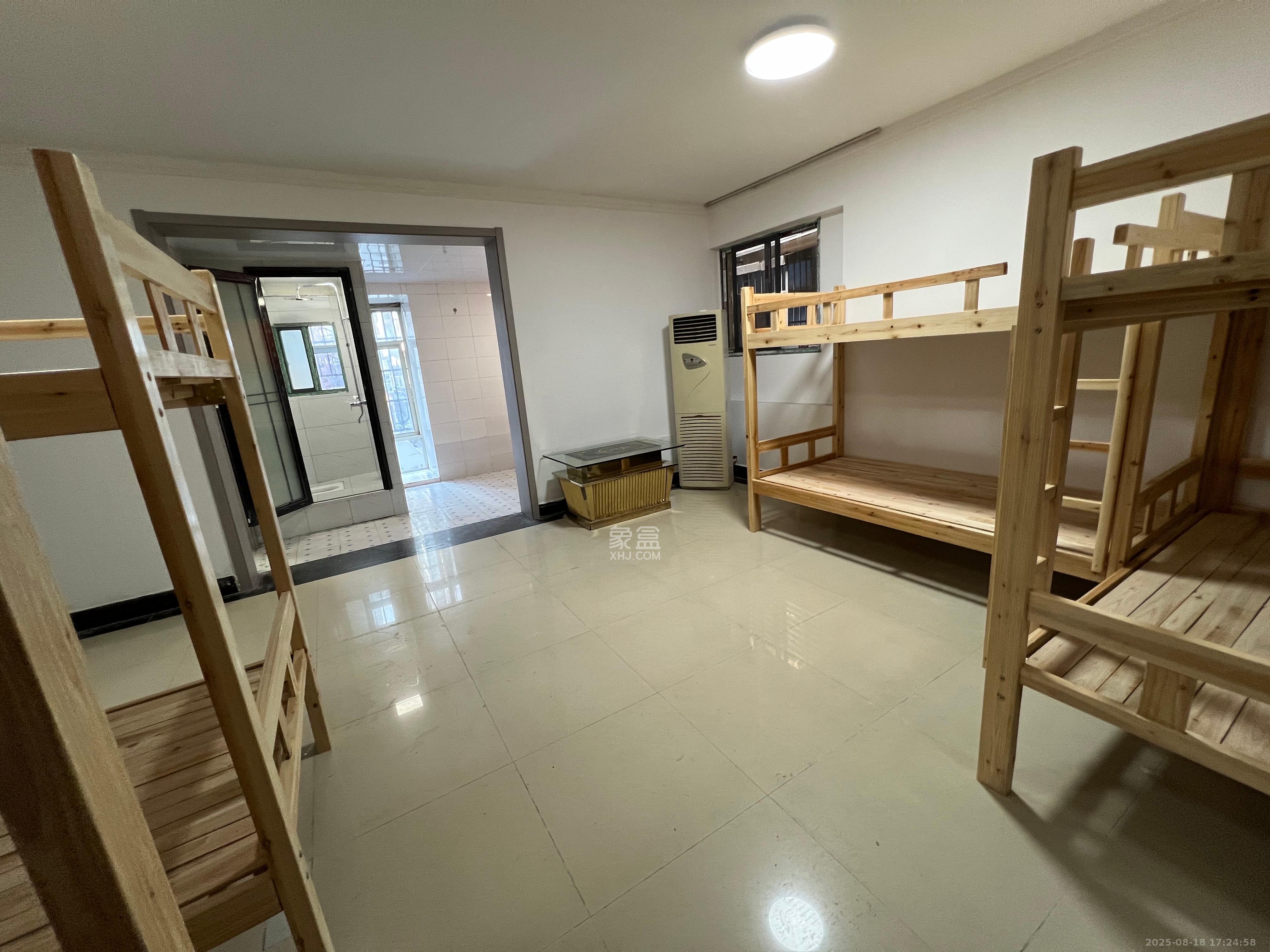 环城堤综合楼（产权如意街综合楼）  2室1厅2卫   3900.00元/月