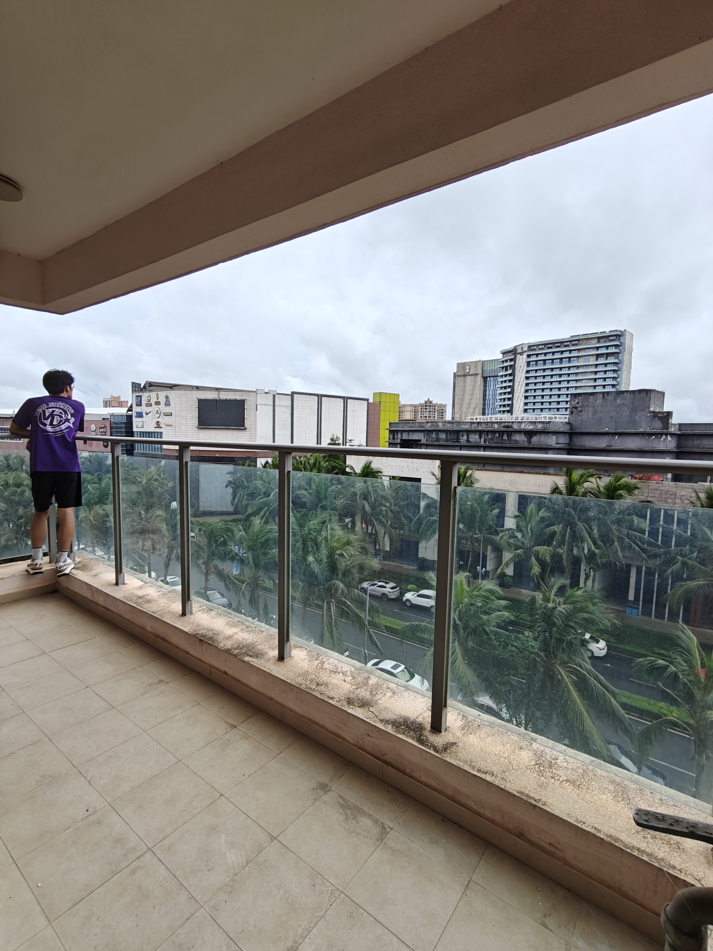 观澜湖新城 3室2厅2卫 150.0万 观澜湖新城 3室2厅2卫 150.0万阳台