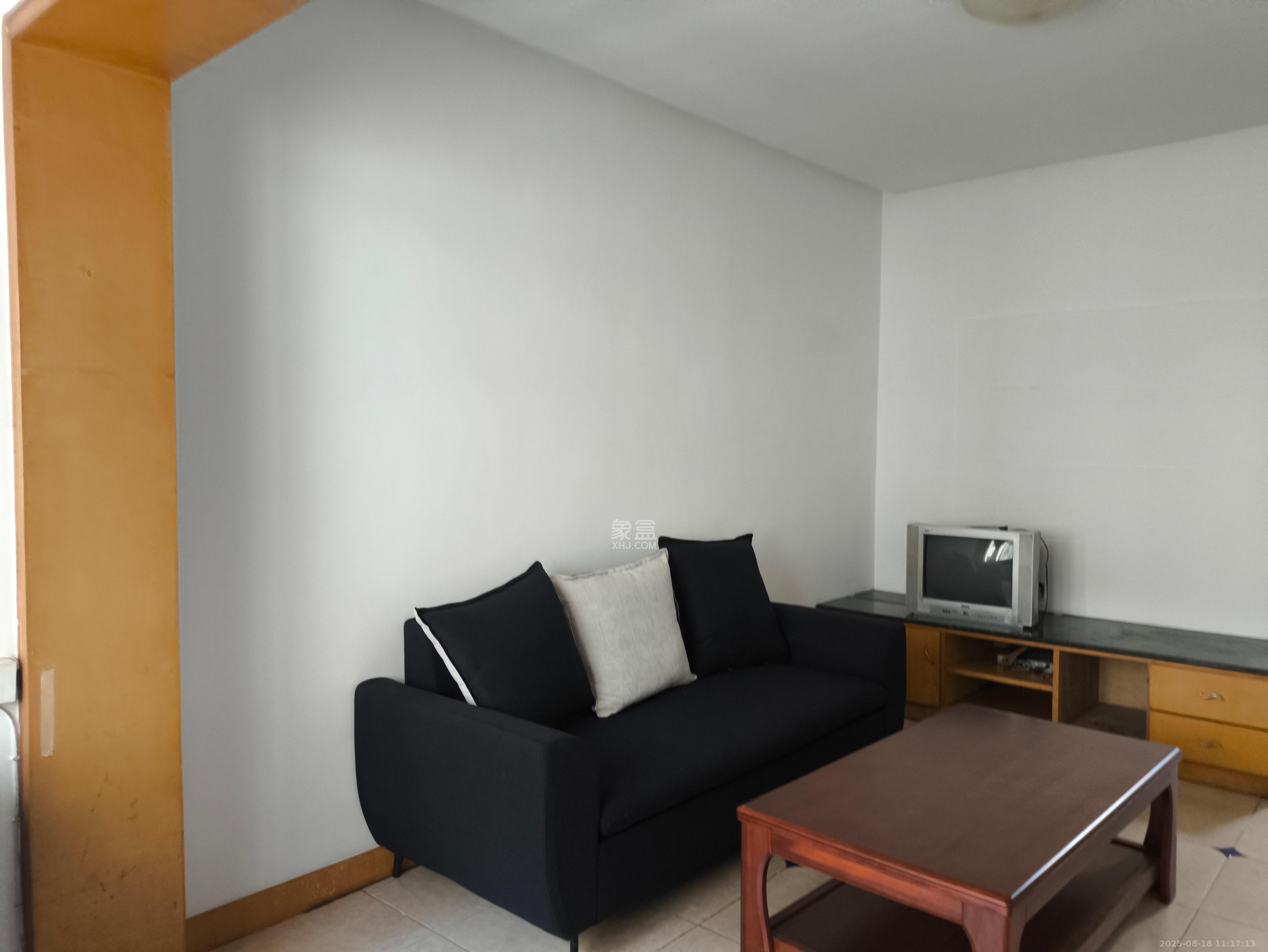 八一路散盘 2室1厅1卫 2200.0元/月 八一路散盘 2室1厅1卫 2200.0元/月室内图