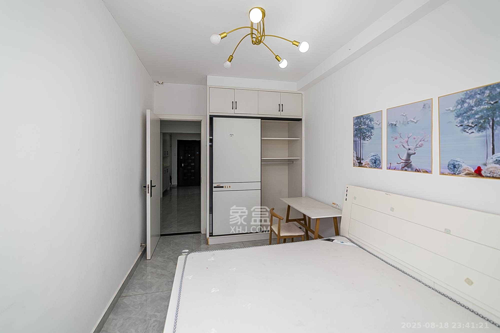 剑桥名门  2室1厅1卫    56.0万 剑桥名门  2室1厅1卫    56.0万卧室