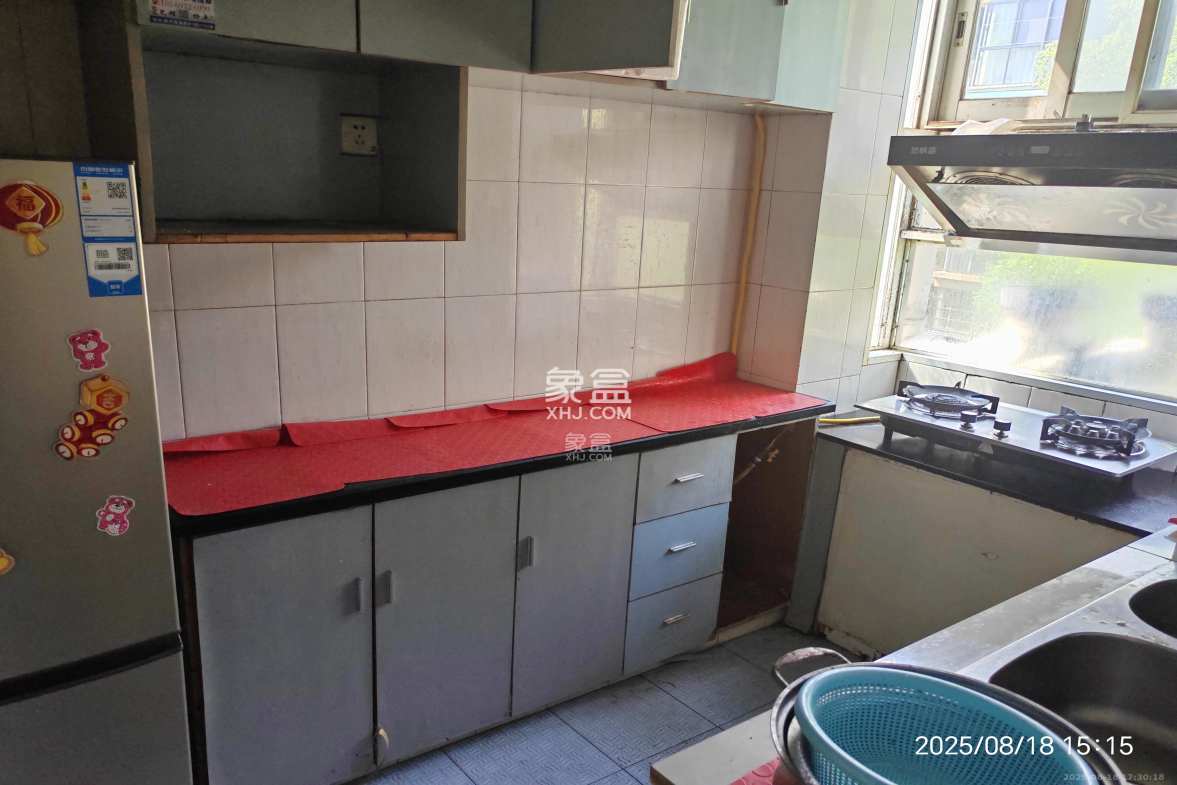 湘卫花苑  2室1厅1卫    1800.0元/月 湘卫花苑  2室1厅1卫    1800.0元/月室内图