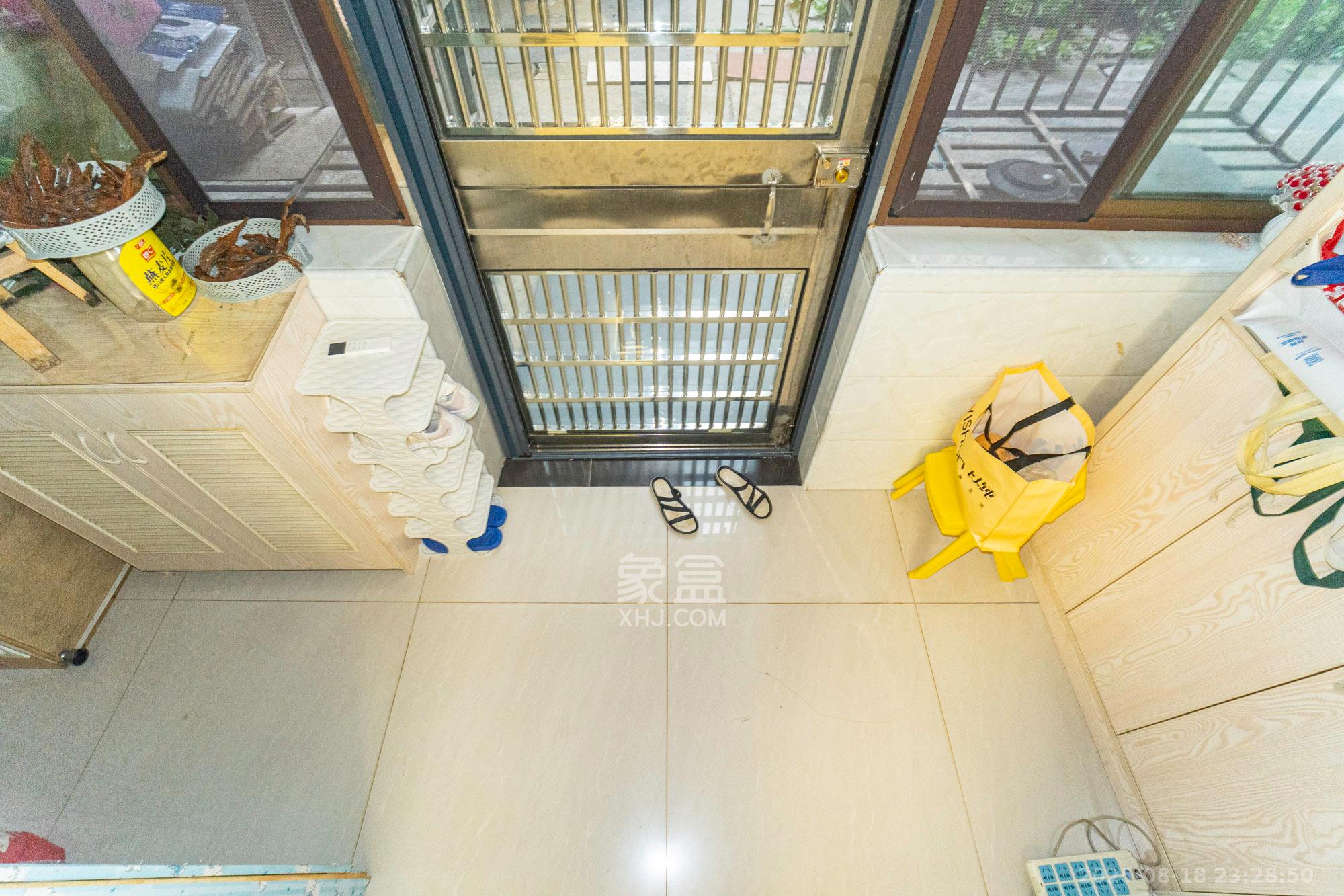 盛地春天里  3室2厅1卫    49.8万 盛地春天里  3室2厅1卫    49.8万阳台