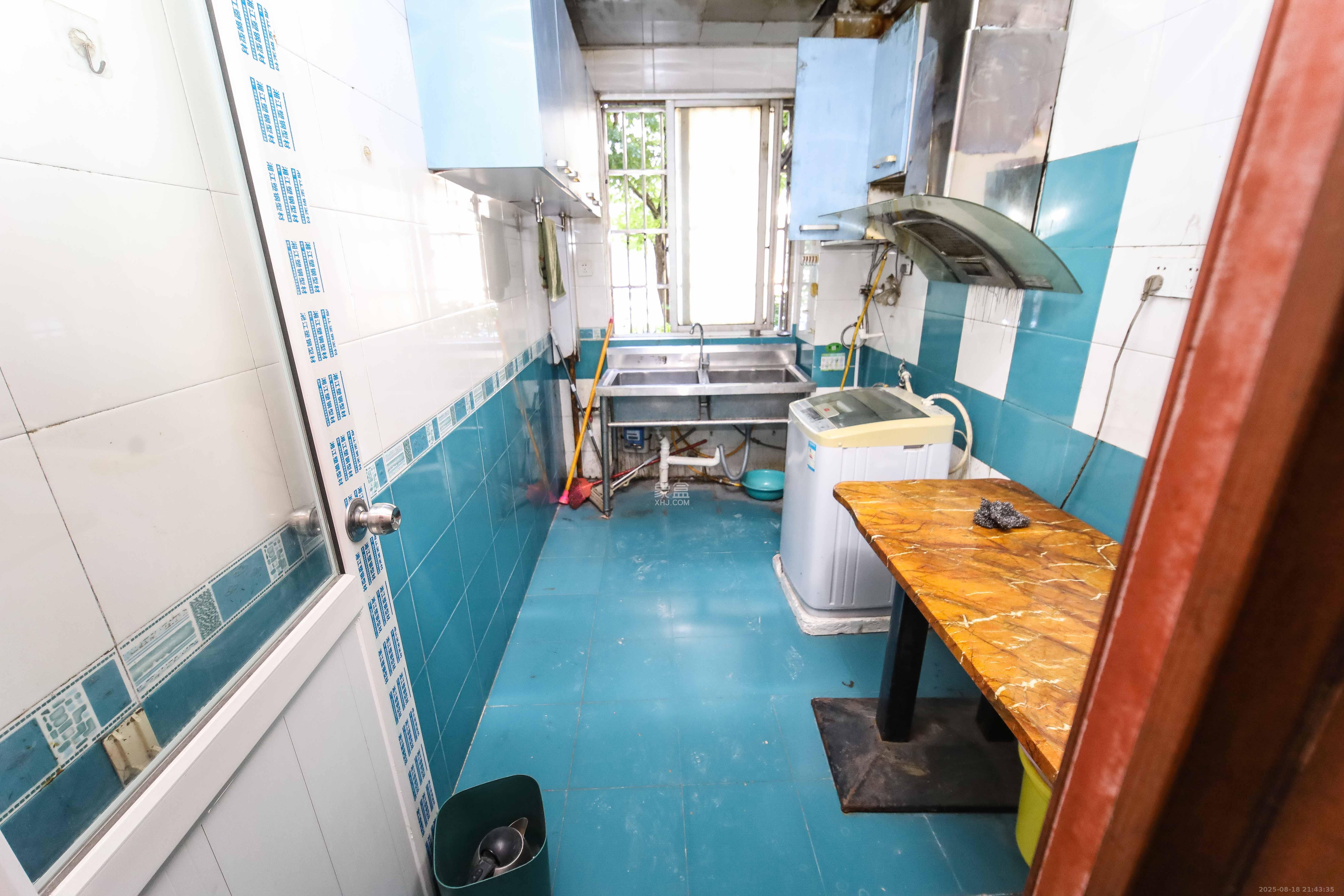 农广校单位宿舍  4室2厅2卫    79.8万 农广校单位宿舍  4室2厅2卫    79.8万厨房