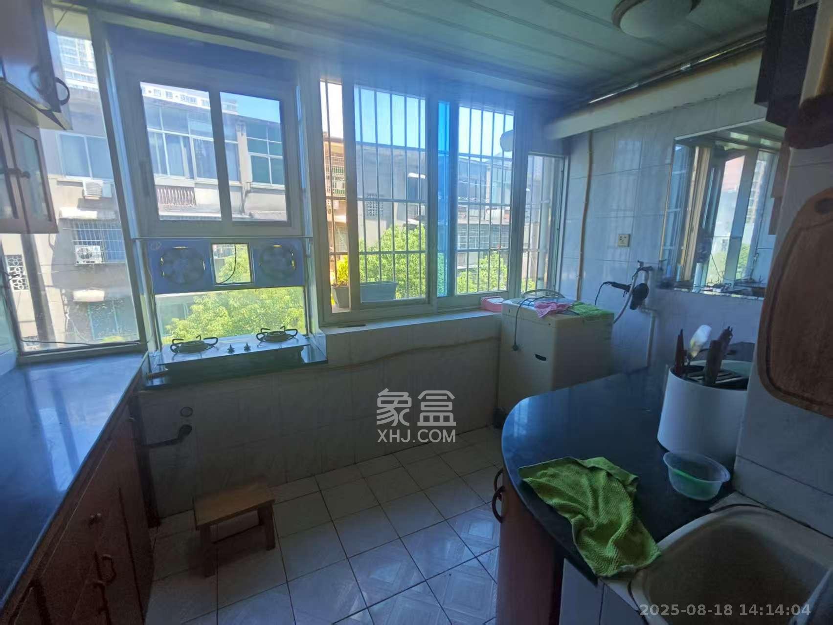 东塘电力院 3室2厅1卫 2000.0元/月 东塘电力院 3室2厅1卫 2000.0元/月室内图