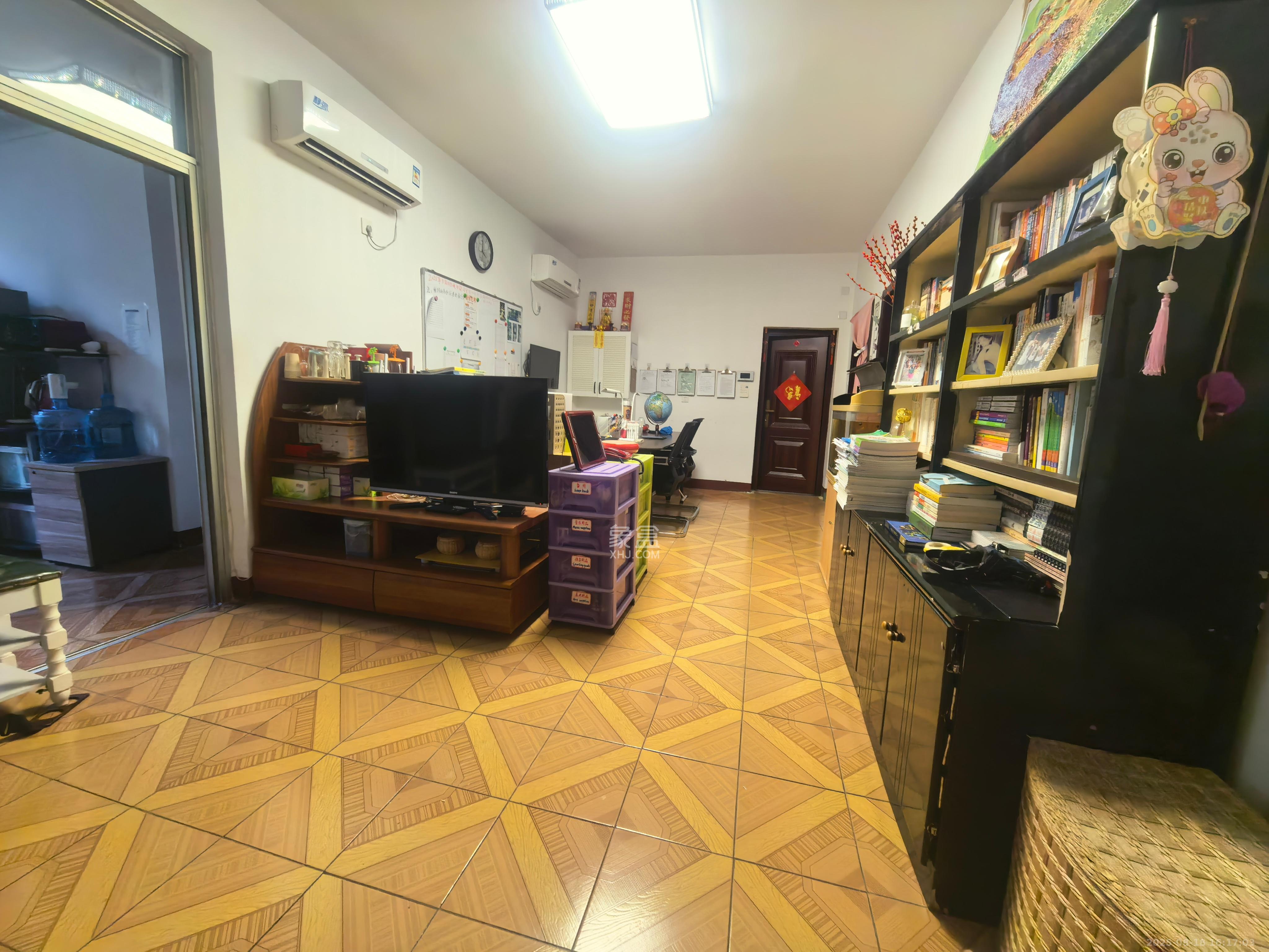 湘农桥社区 3室2厅1卫 2500.0元/月 湘农桥社区 3室2厅1卫 2500.0元/月室内图