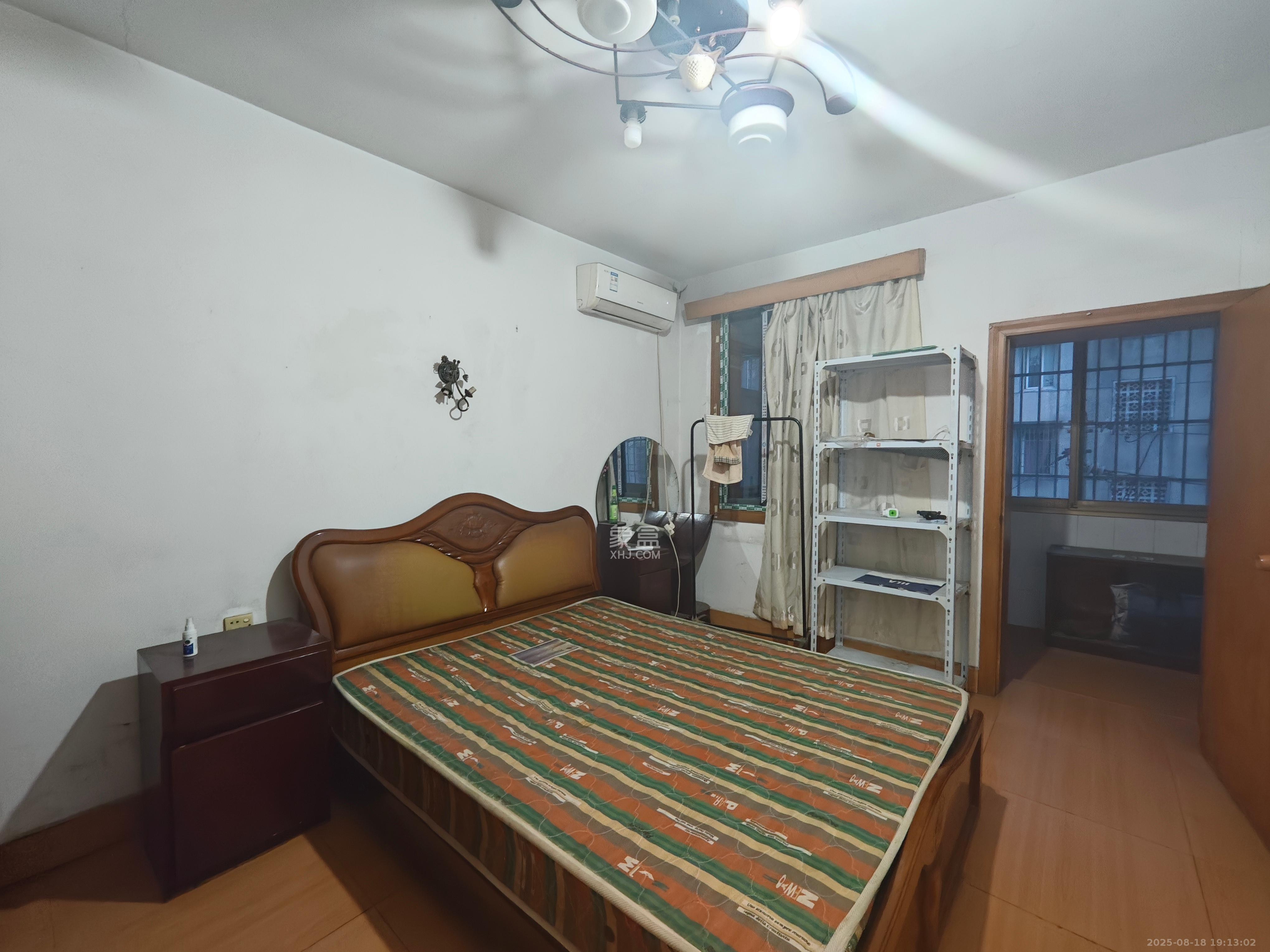 天鸿小区  2室2厅1卫    1400.0元/月室内图