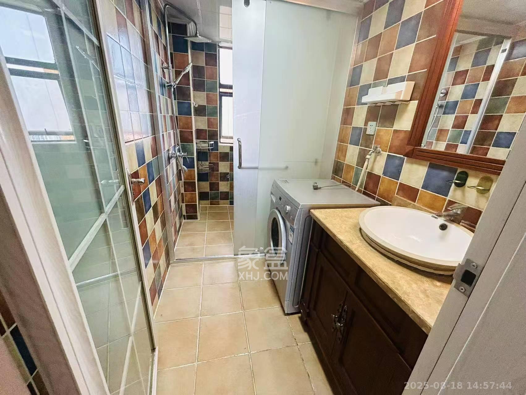 兰亭湾畔 3室2厅1卫 2800.0元/月 兰亭湾畔 3室2厅1卫 2800.0元/月室内图