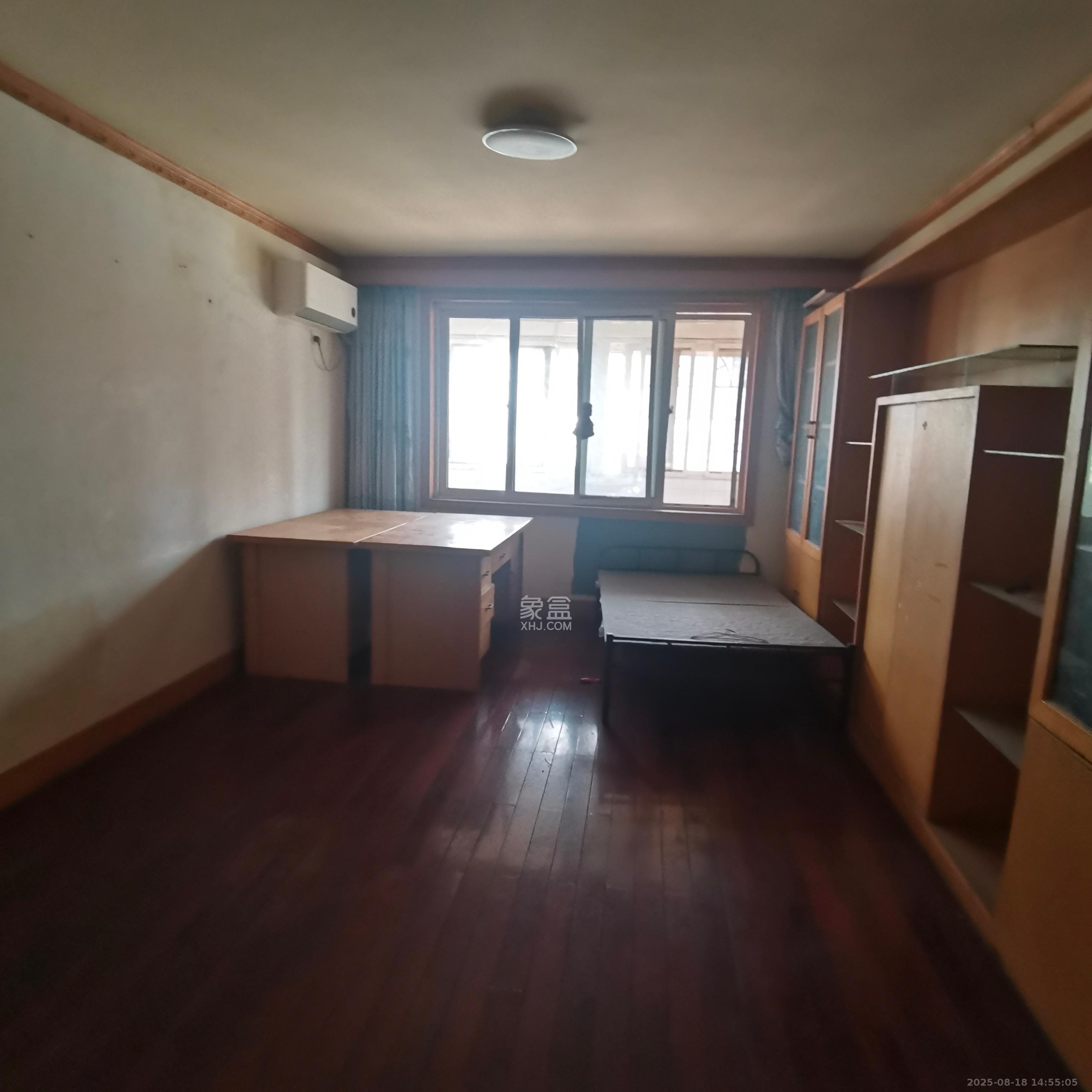 海威大厦  4室2厅2卫    1800.0元/月室内图