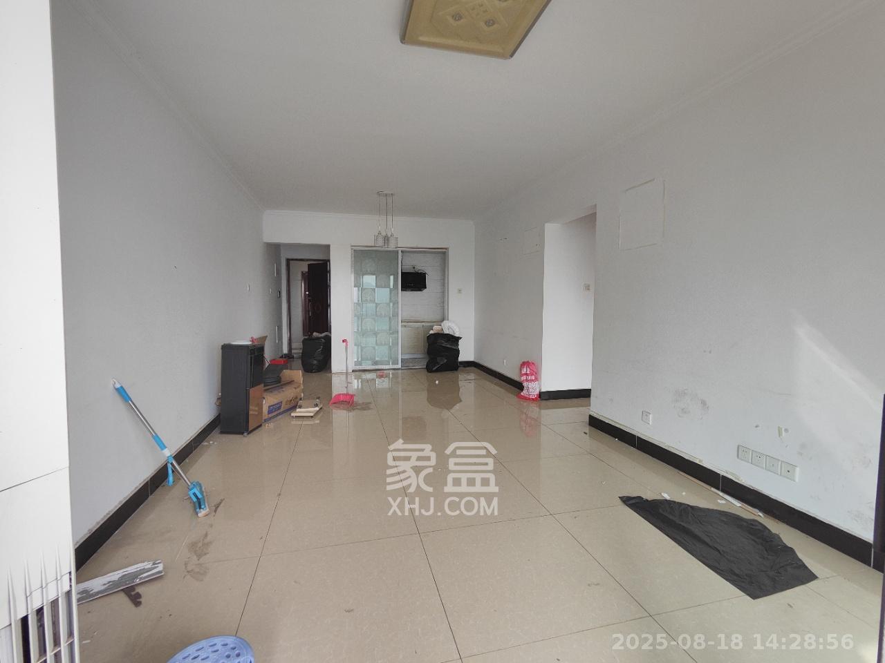 达美D6区  3室2厅1卫   2600.00元/月室内图