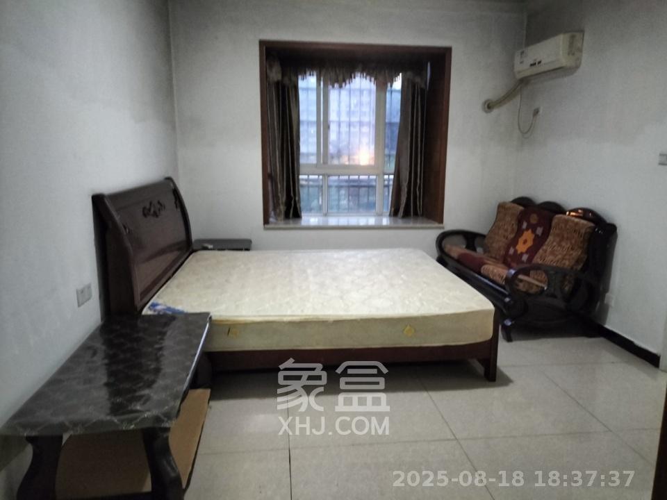 柏家塘小区  3室2厅2卫   2200.00元/月室内图
