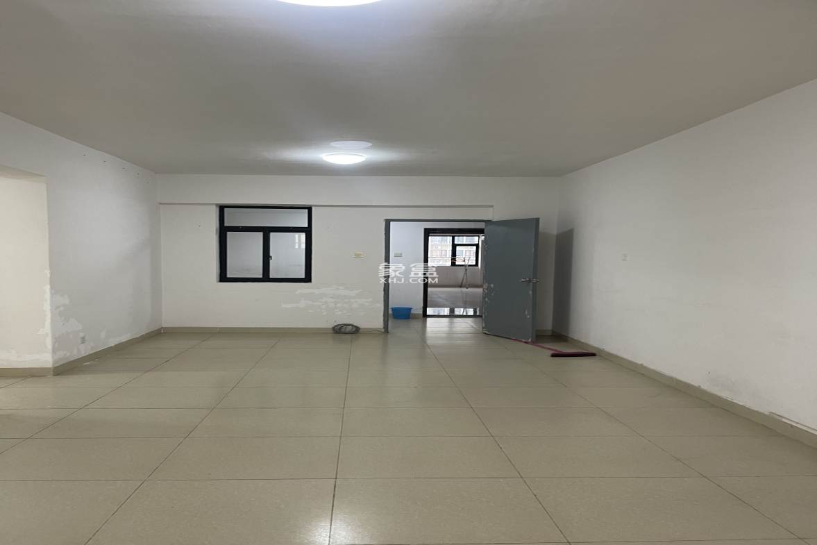 盛贤景都 3室2厅2卫 2200.0元/月 盛贤景都 3室2厅2卫 2200.0元/月室内图