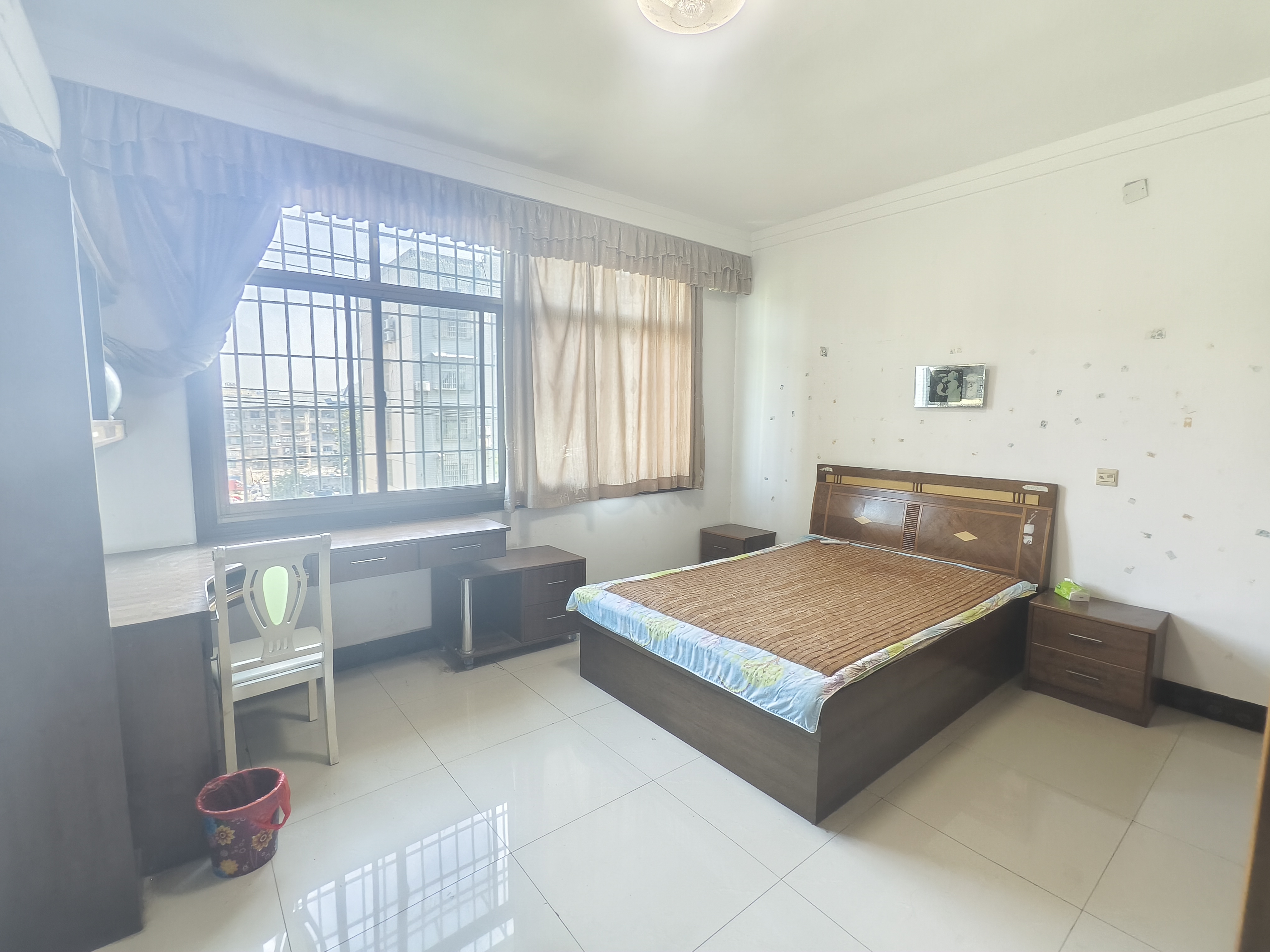 娄星区散盘  3室2厅2卫    1200.0元/月室内图