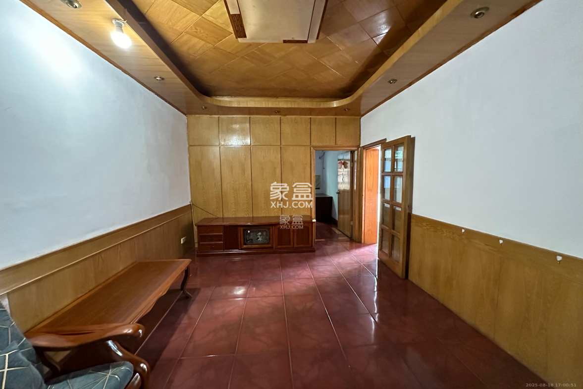 湘农桥社区 3室1厅1卫 1700.0元/月 湘农桥社区 3室1厅1卫 1700.0元/月室内图