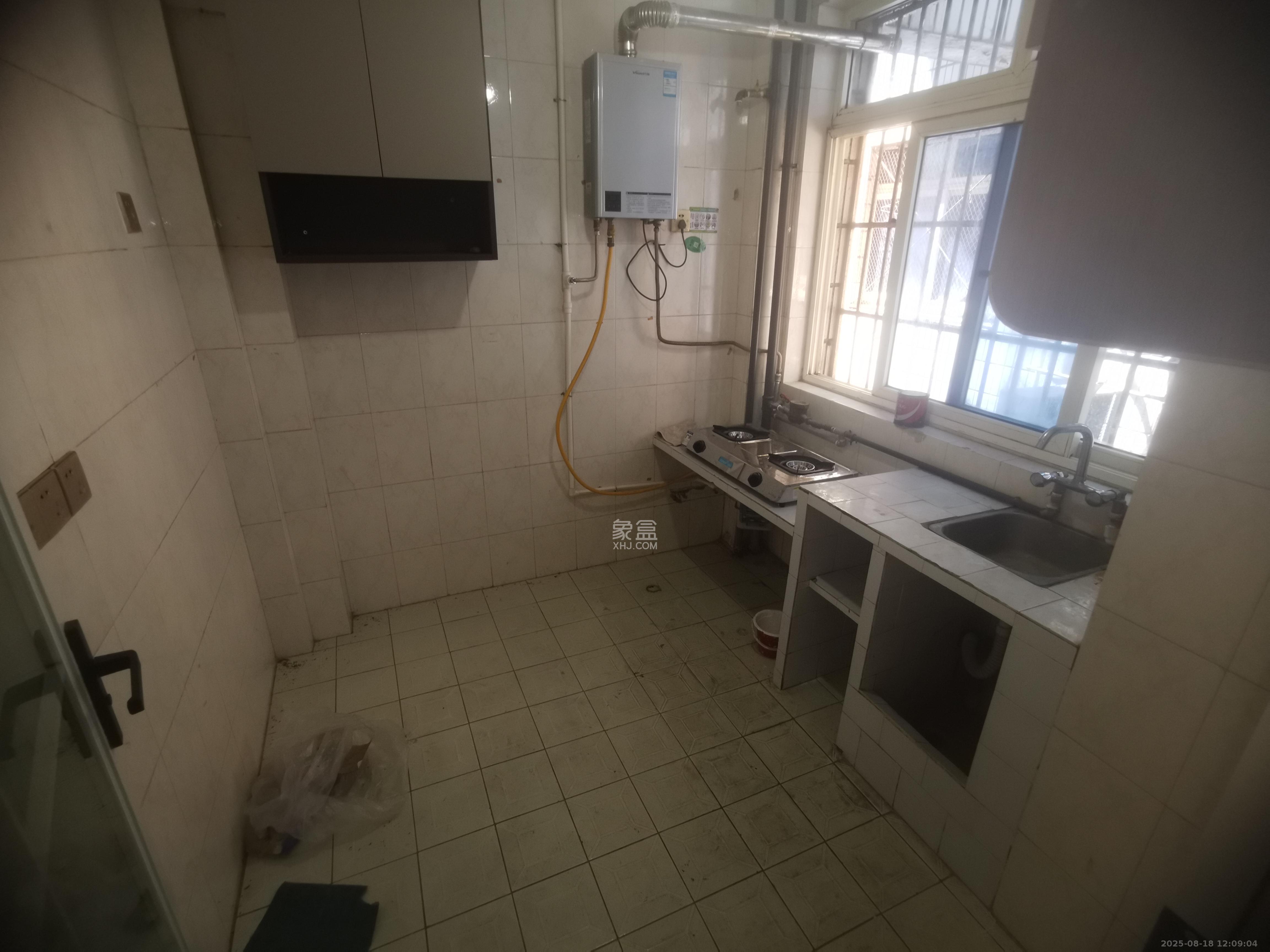 韭菜园商住楼  3室2厅1卫    2800.0元/月室内图