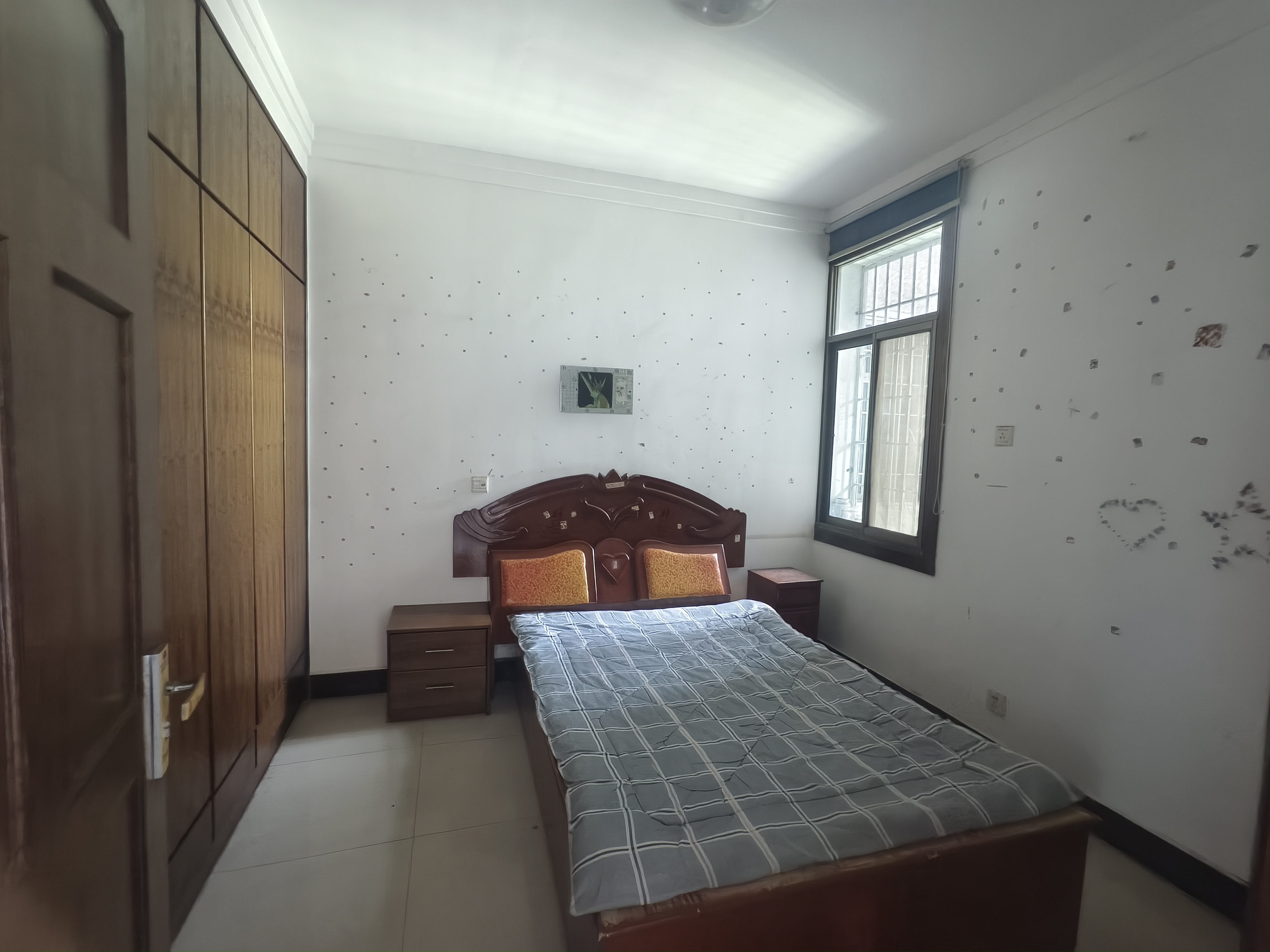 娄星区散盘  3室2厅2卫    1200.0元/月室内图