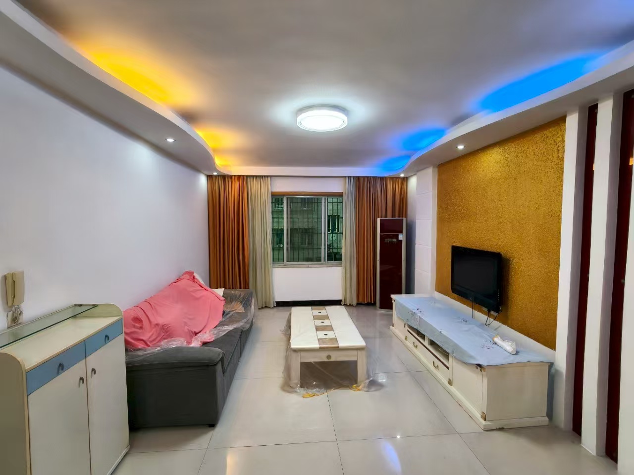 华联小区  3室2厅2卫    1100.0元/月 华联小区  3室2厅2卫    1100.0元/月室内图