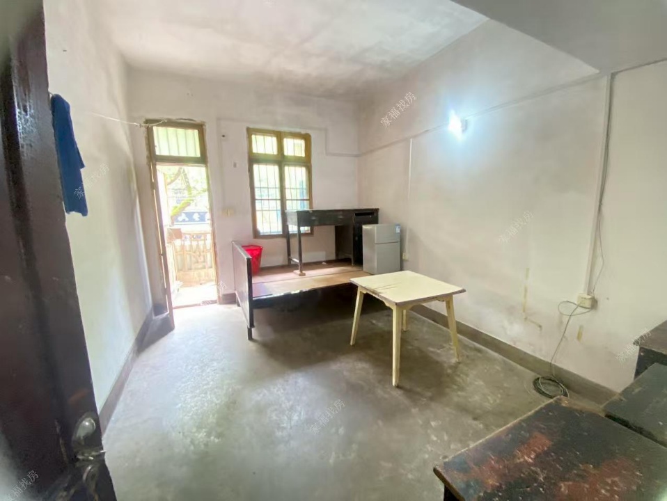 物资局家属楼(童家社区)  1室1厅1卫    15.8万 物资局家属楼(童家社区)  1室1厅1卫    15.8万客厅