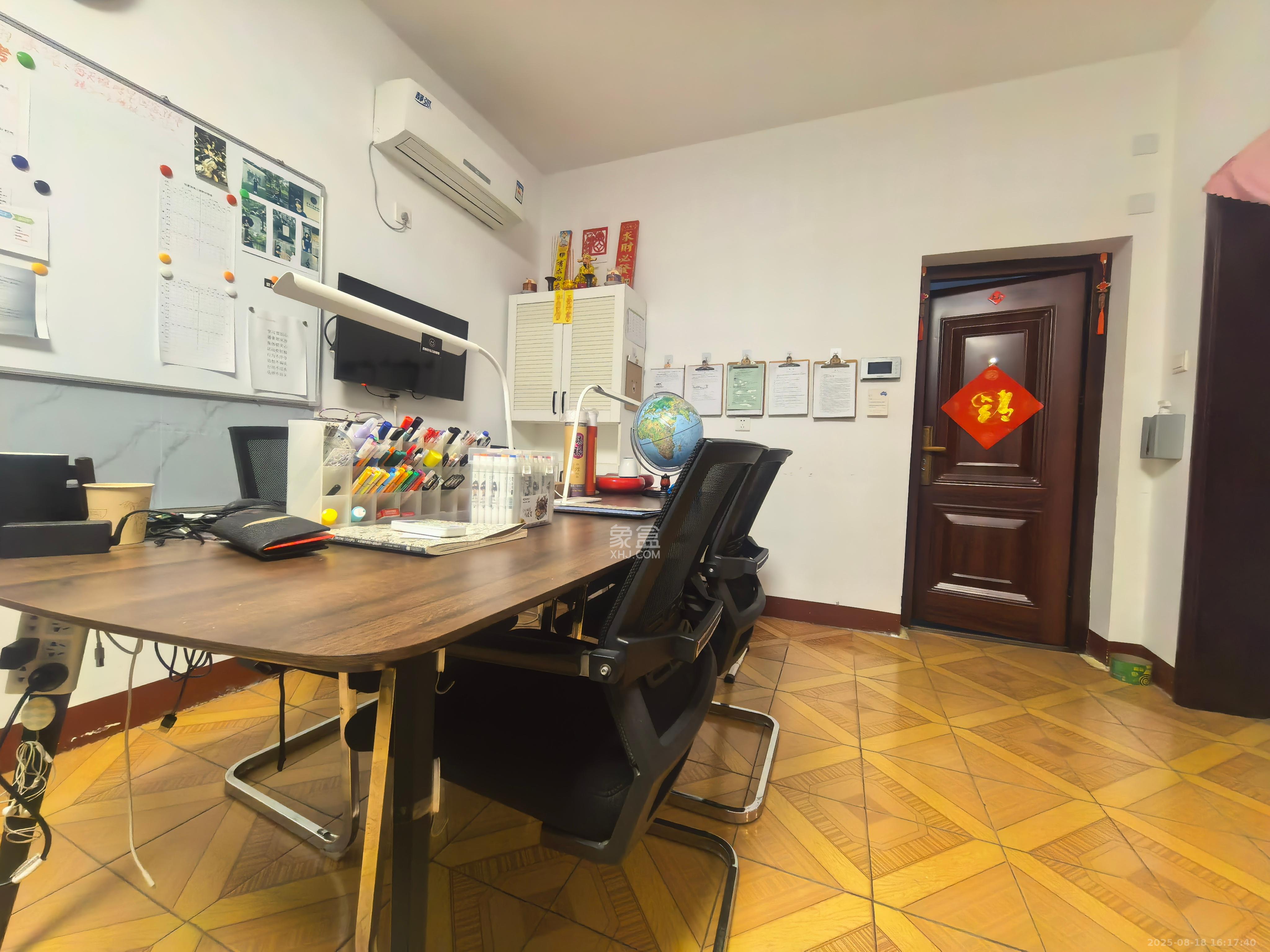 湘农桥社区  3室2厅1卫    2500.0元/月室内图