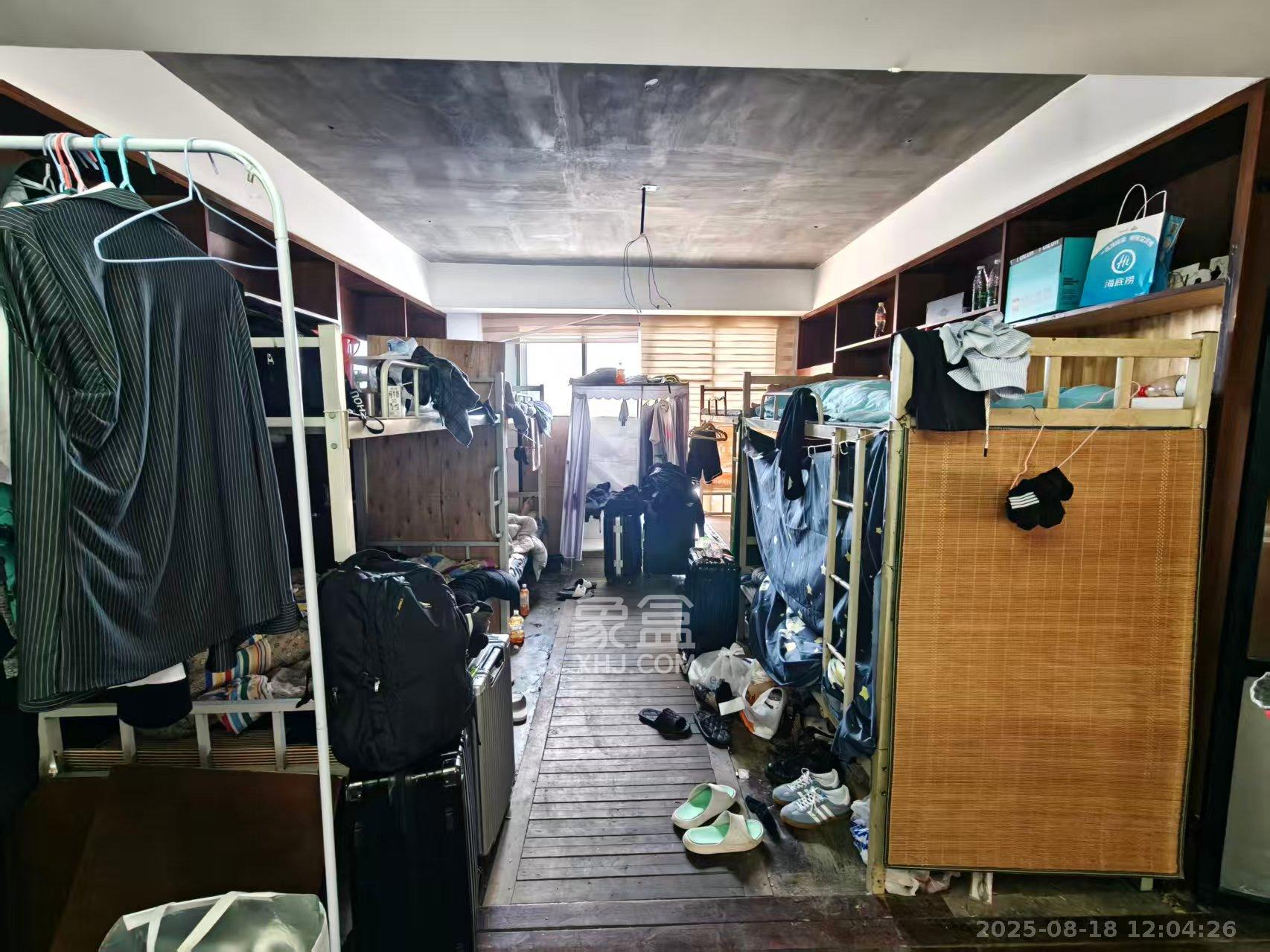 君临国际  3室2厅1卫    5300.0元/月室内图