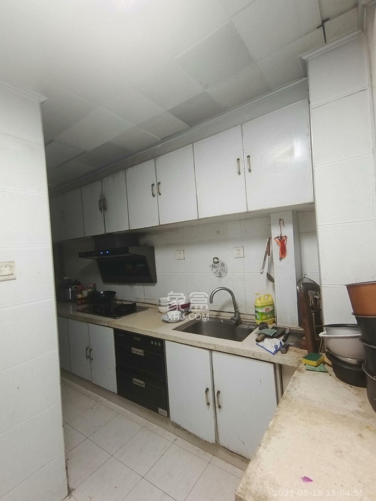 德庆水韵山城 4室2厅2卫 2400.0元/月 德庆水韵山城 4室2厅2卫 2400.0元/月室内图