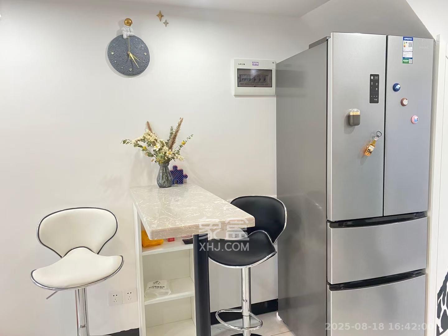 弘坤云寓 1室1厅1卫 2600.0元/月 弘坤云寓 1室1厅1卫 2600.0元/月室内图