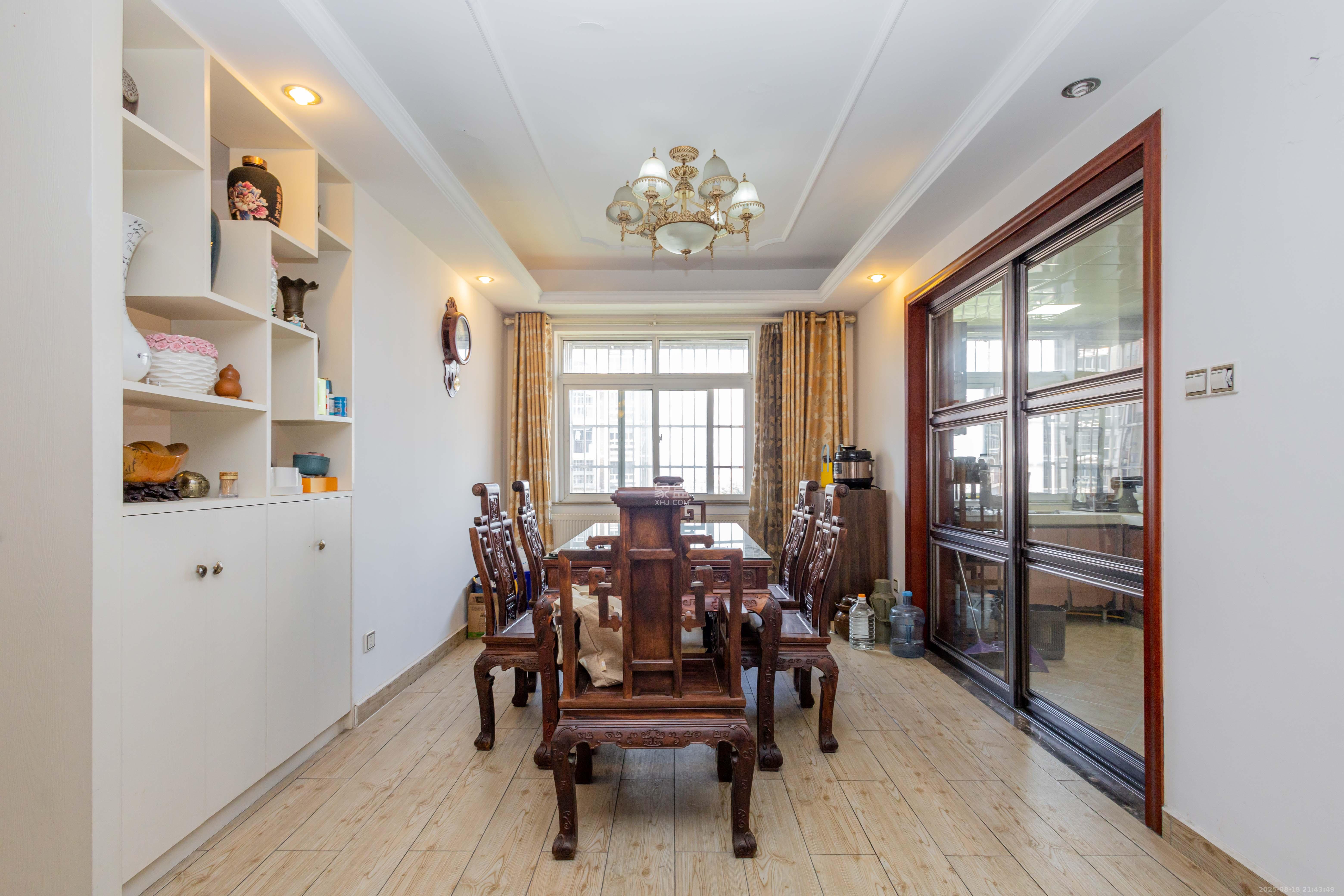 嘉盛和园  4室2厅2卫    142.0万 嘉盛和园  4室2厅2卫    142.0万客厅