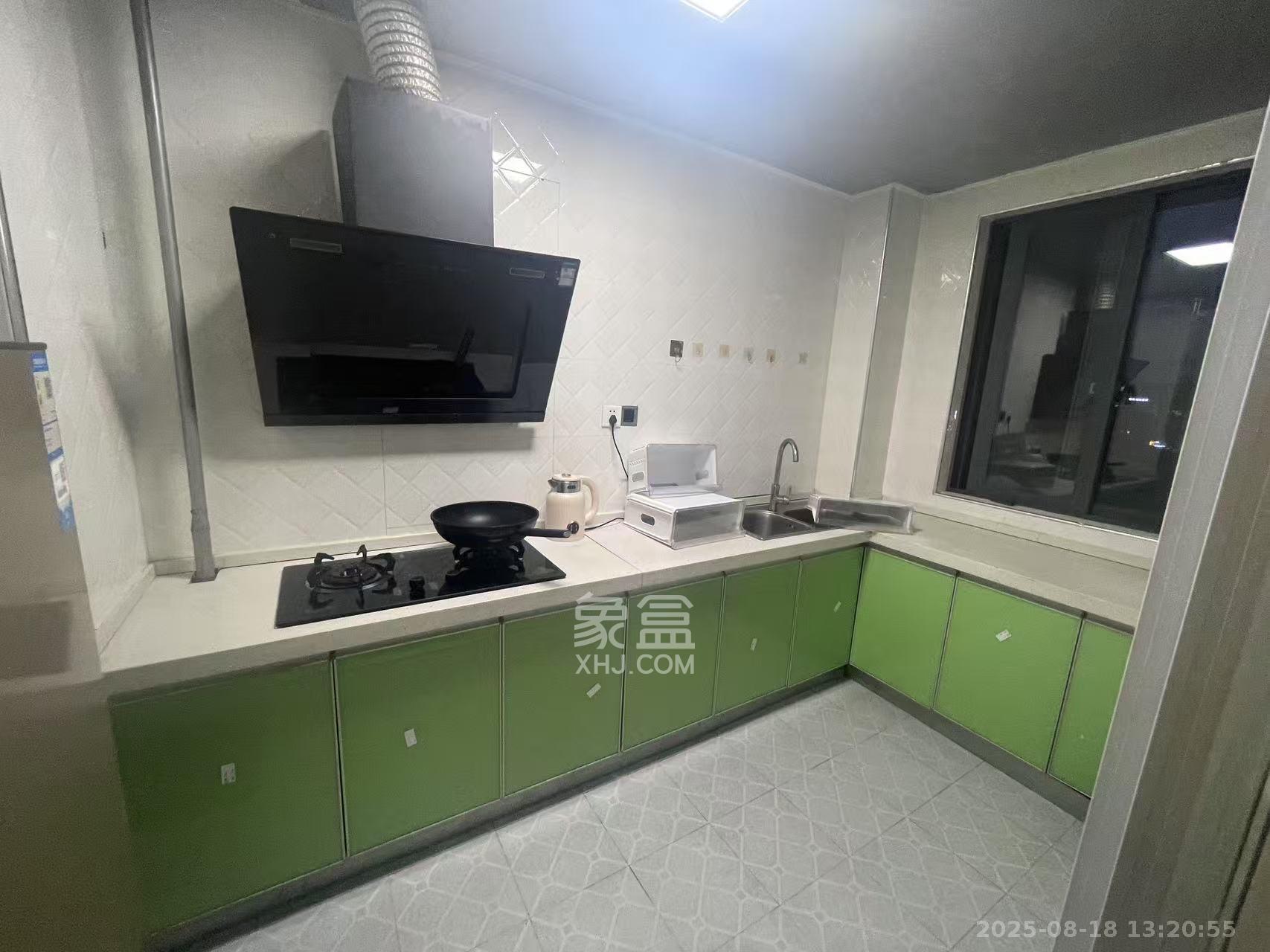 兴隆景苑  3室2厅2卫    2500.0元/月 兴隆景苑  3室2厅2卫    2500.0元/月室内图