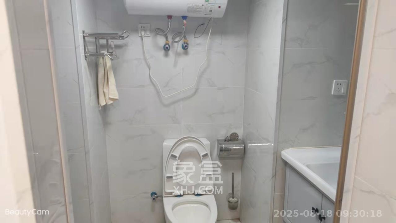 裕天国际商汇中心  2室1厅1卫    1600.0元/月 裕天国际商汇中心  2室1厅1卫    1600.0元/月室内图