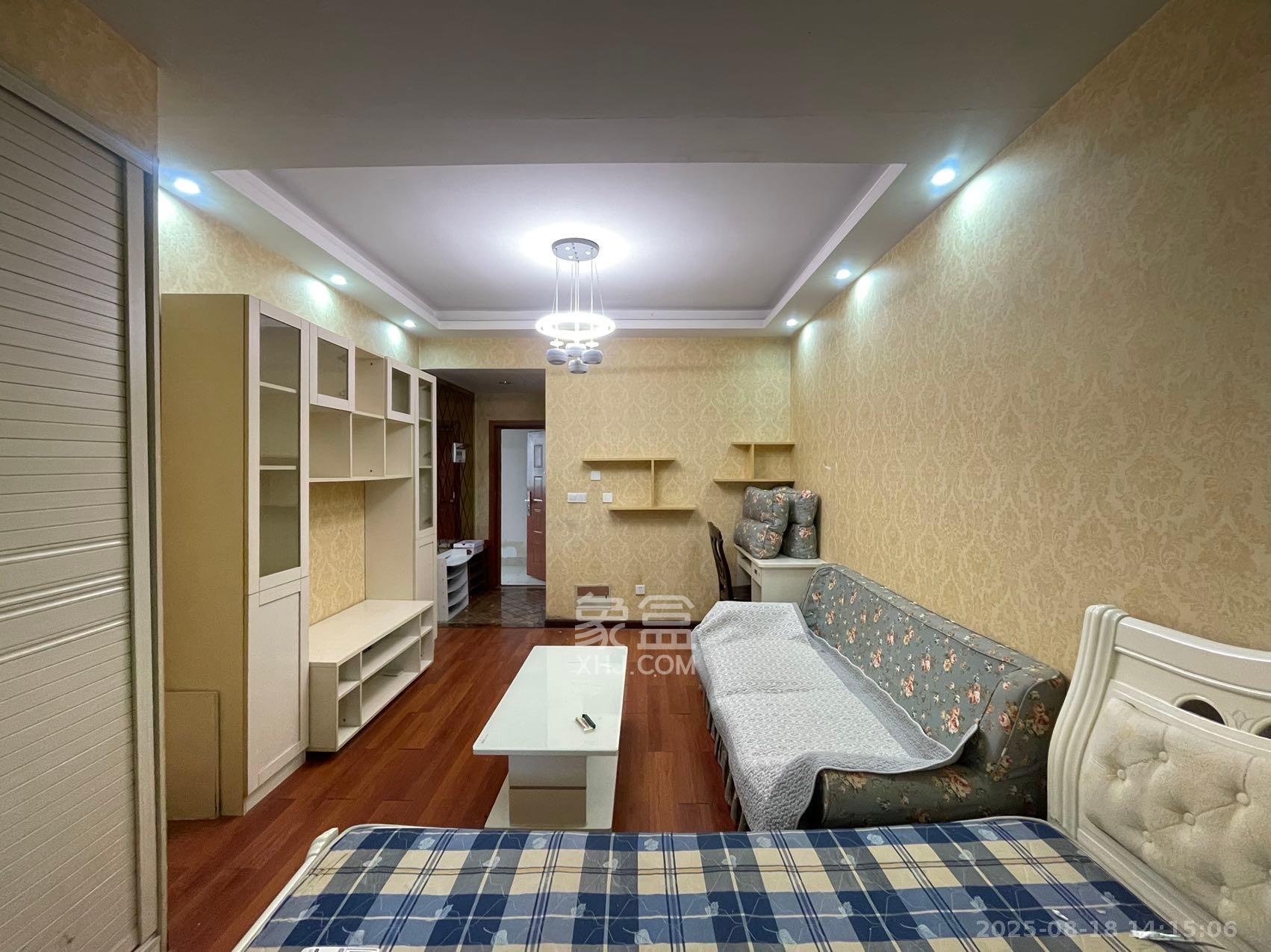 中城丽景香山园  1室1厅1卫    1750.0元/月室内图