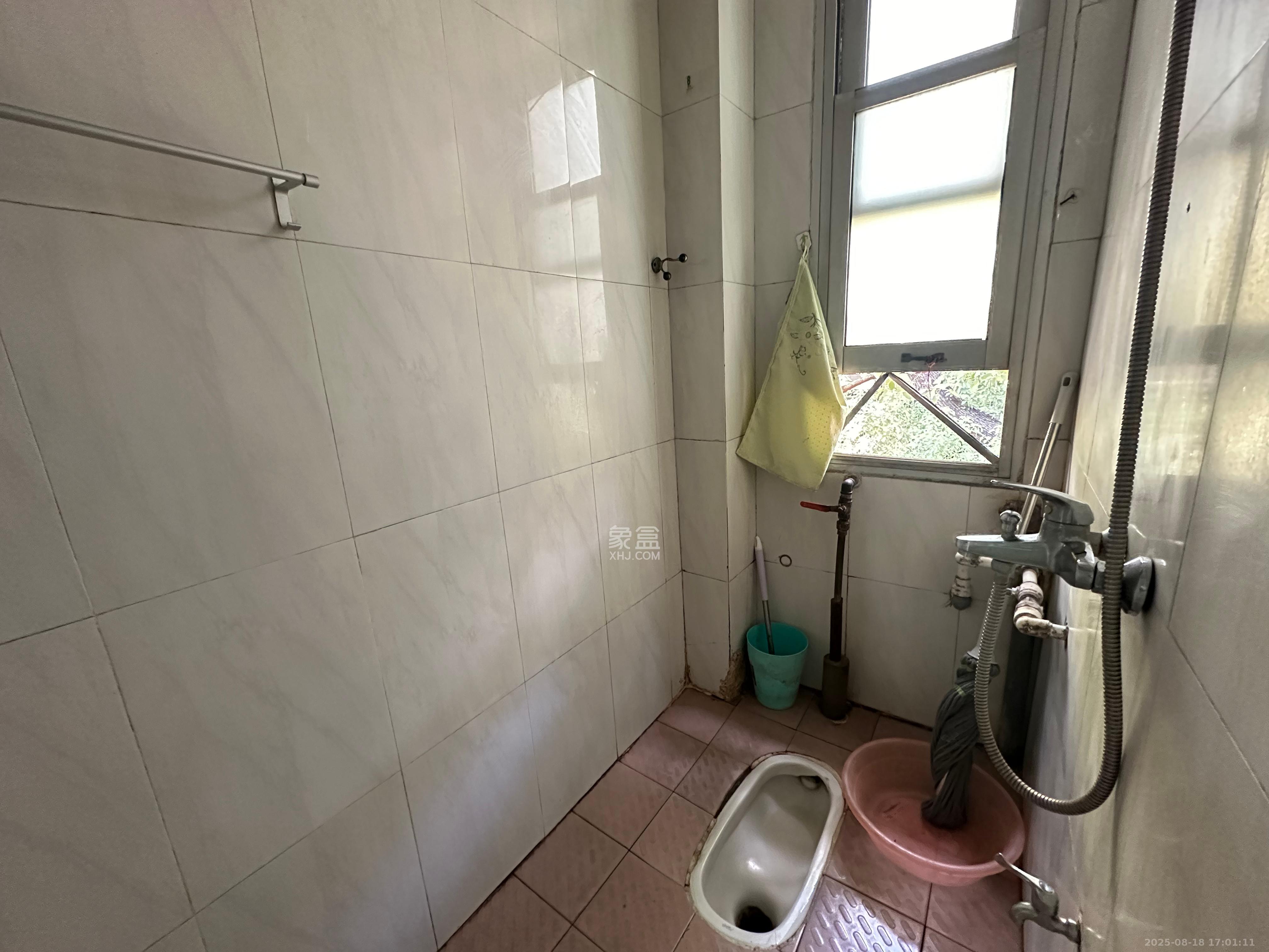 湘农桥社区 3室1厅1卫 1700.0元/月 湘农桥社区 3室1厅1卫 1700.0元/月室内图