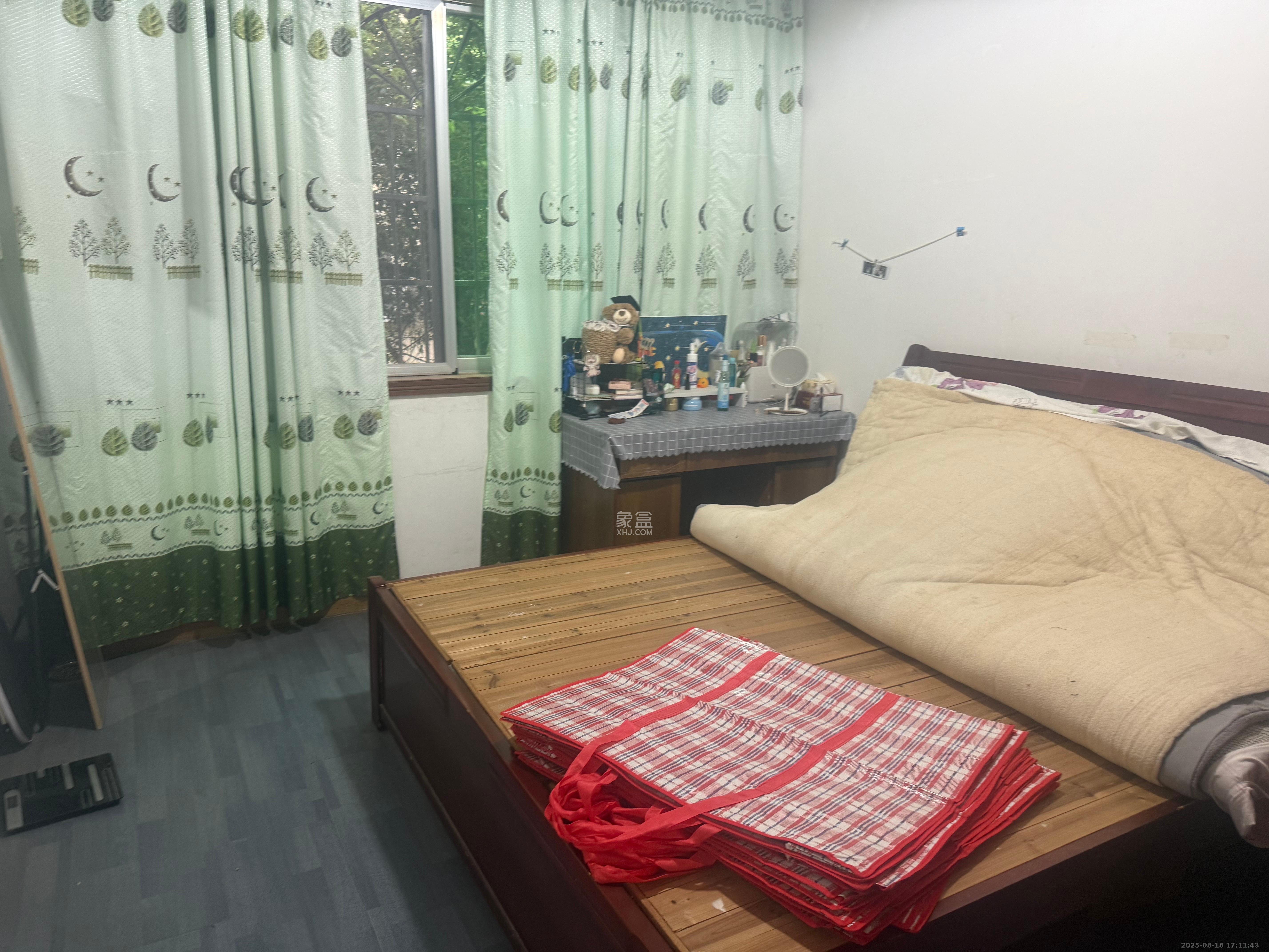 中南汽车世界 3室2厅1卫 1300.0元/月 中南汽车世界 3室2厅1卫 1300.0元/月室内图