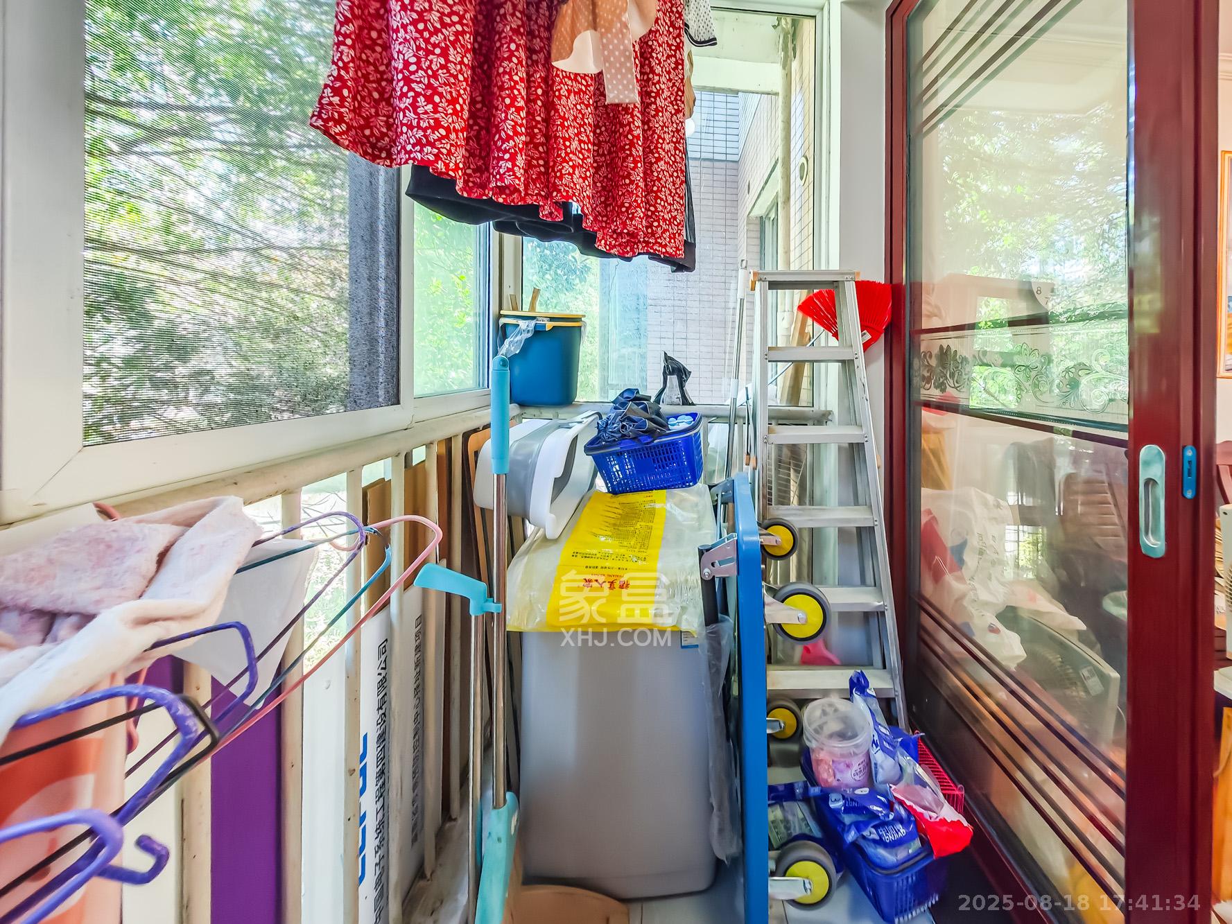 山语城一期 3室2厅2卫 88.0万 山语城一期 3室2厅2卫 88.0万阳台