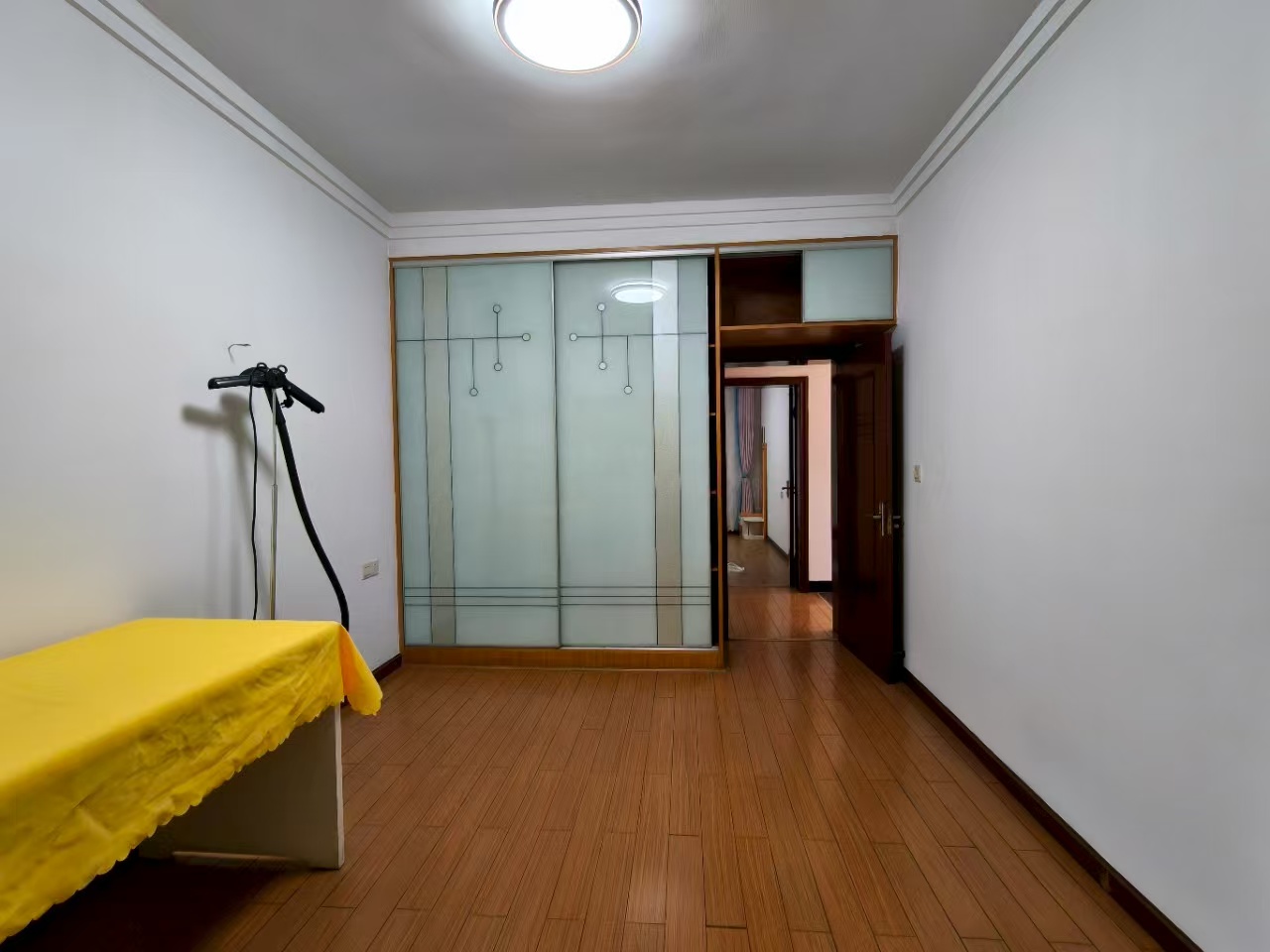 华联小区  3室2厅2卫    1100.0元/月