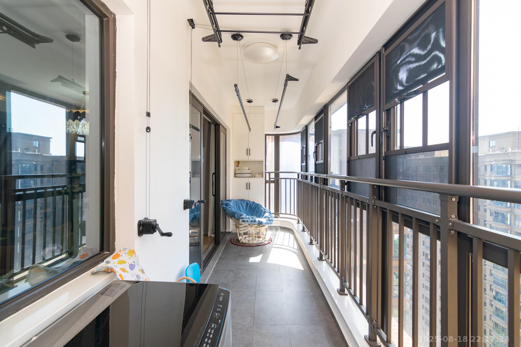 润和美郡(润和紫郡五期)  4室2厅2卫    128.0万 润和美郡(润和紫郡五期)  4室2厅2卫    128.0万阳台