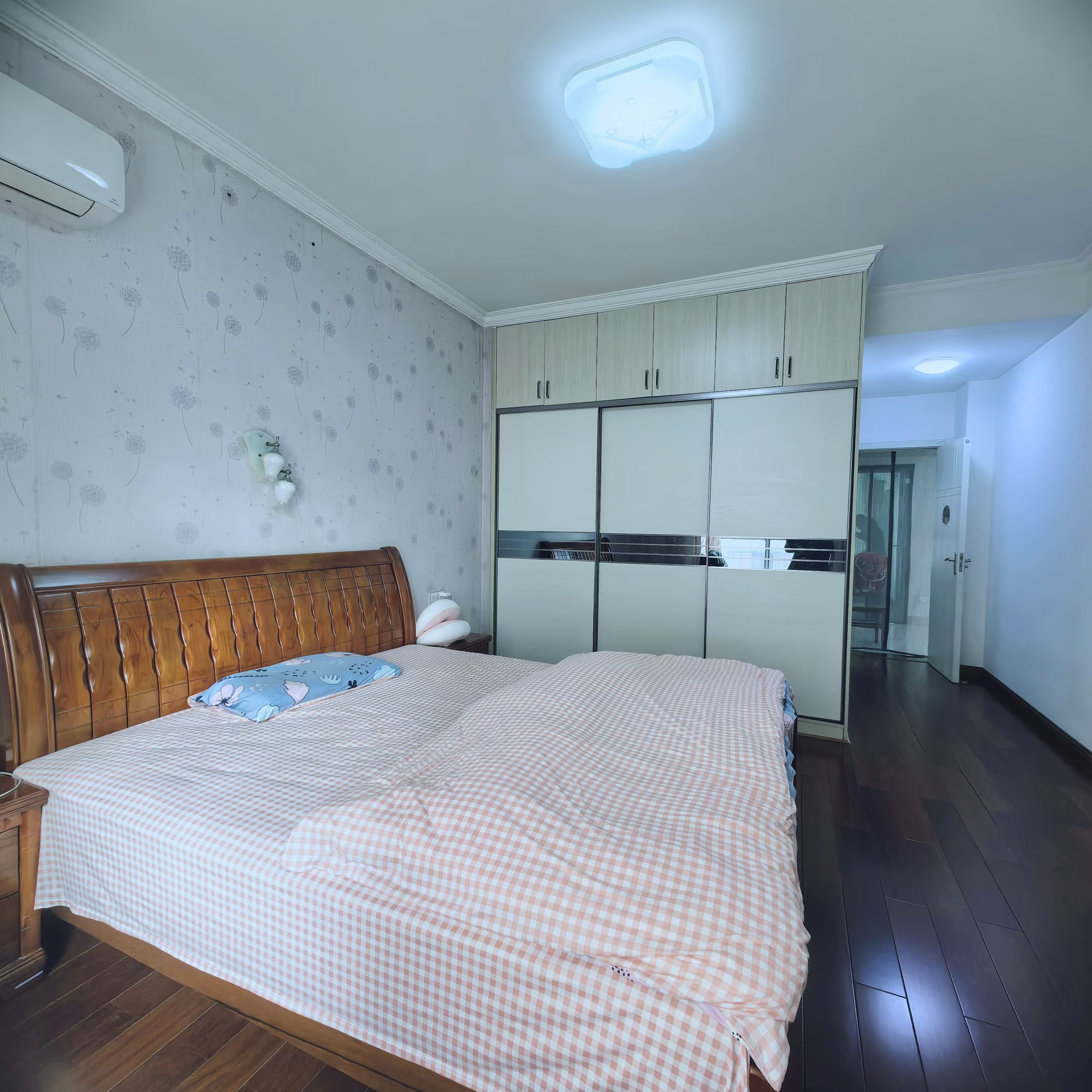 卧龙港  3室2厅2卫    65.5万 卧龙港  3室2厅2卫    65.5万室内图