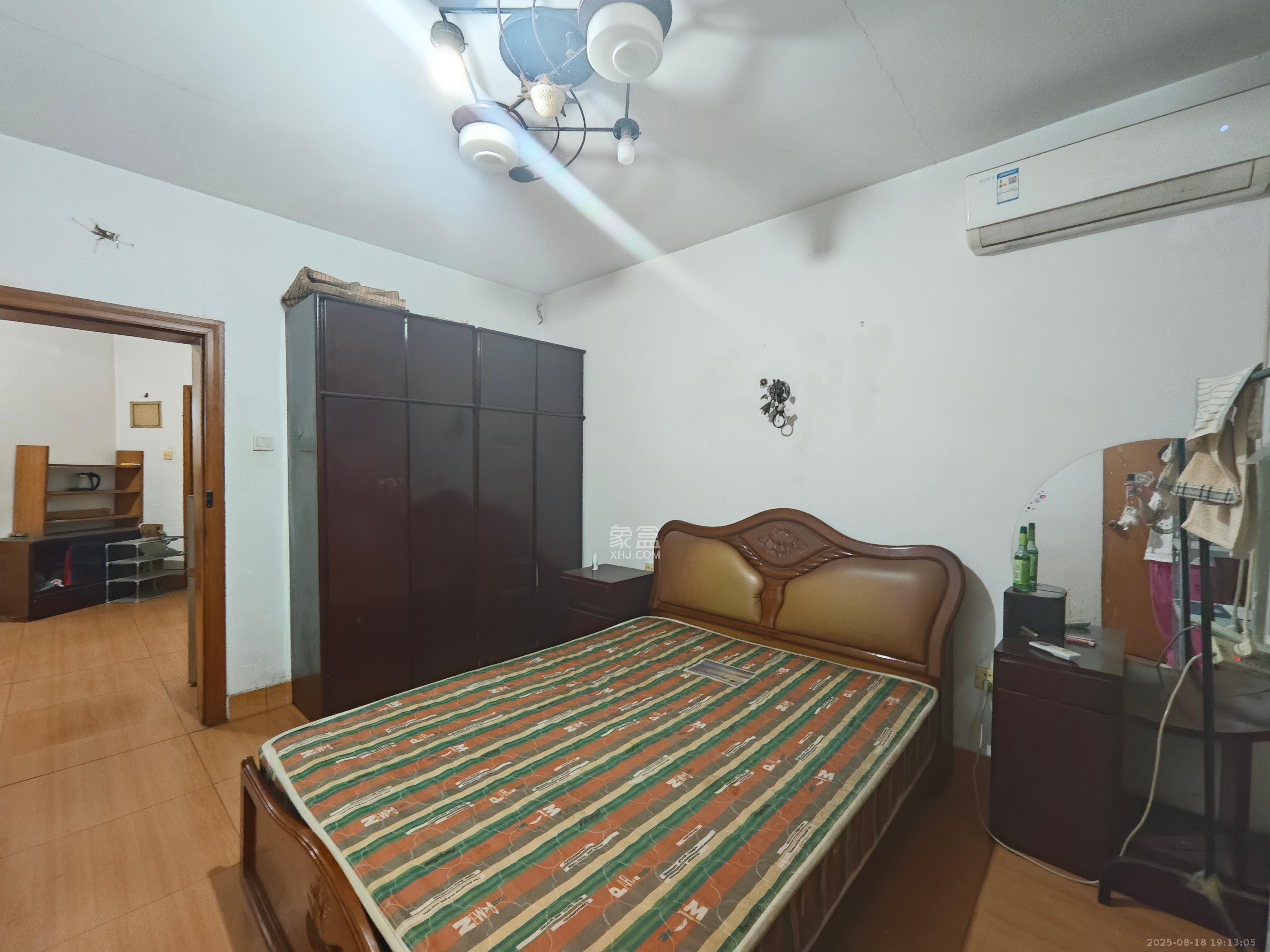 天鸿小区  2室2厅1卫    1400.0元/月室内图