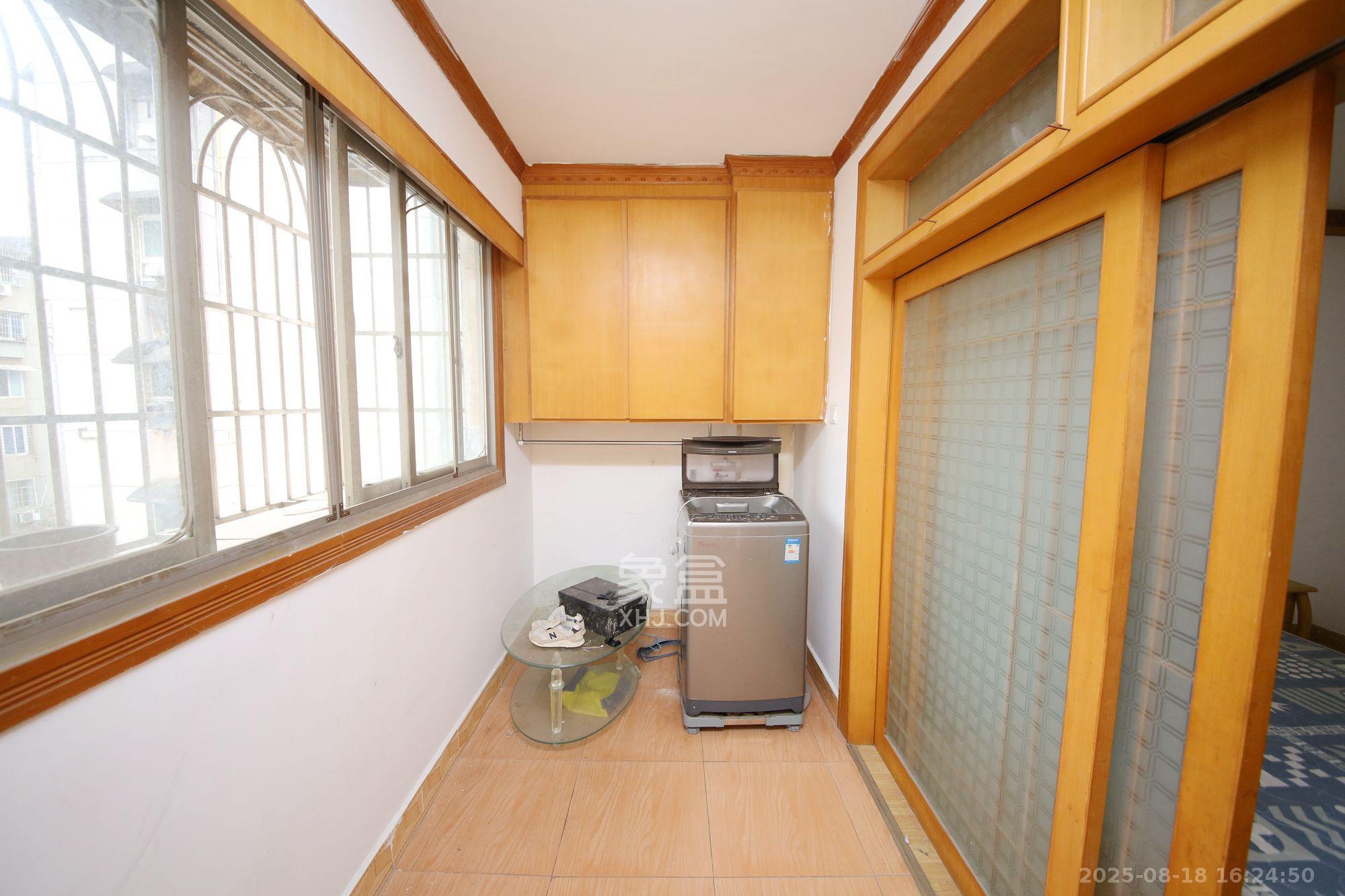 金泰小区 3室2厅1卫 1800.0元/月 金泰小区 3室2厅1卫 1800.0元/月室内图