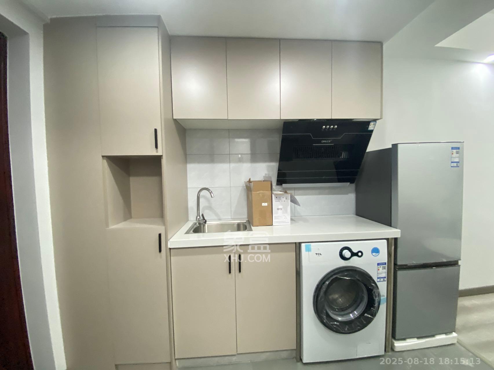 保利海德公园  1室1厅1卫    1700.0元/月 保利海德公园  1室1厅1卫    1700.0元/月室内图